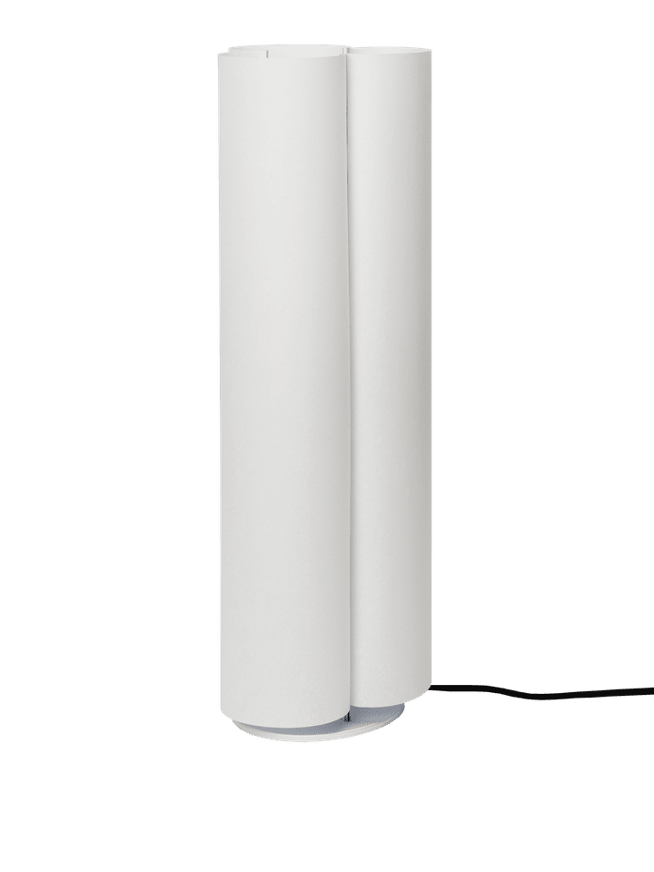 Boe Stehlampe H80 in Silver/Natural präsentiert im Onlineshop von KAQTU Design AG. Stehleuchte ist von Ferm Living