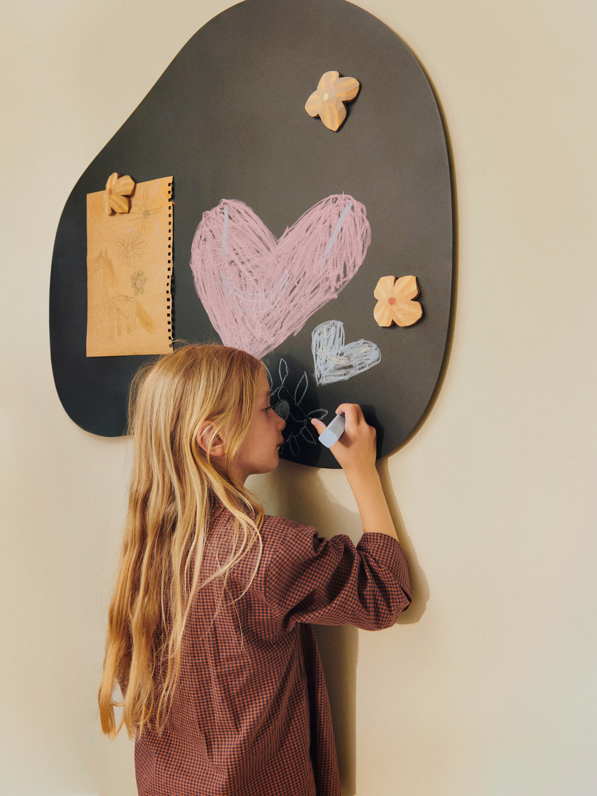 Willora Magnetic Board in Black präsentiert im Onlineshop von KAQTU Design AG. Pinnwand ist von Ferm Living