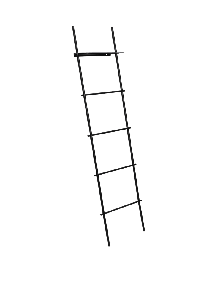 Schlichte und moderne Handtuchleiter in Schwarz von Ferm Living, perfekt für eine stilvolle und funktionale Badezimmergestaltung.