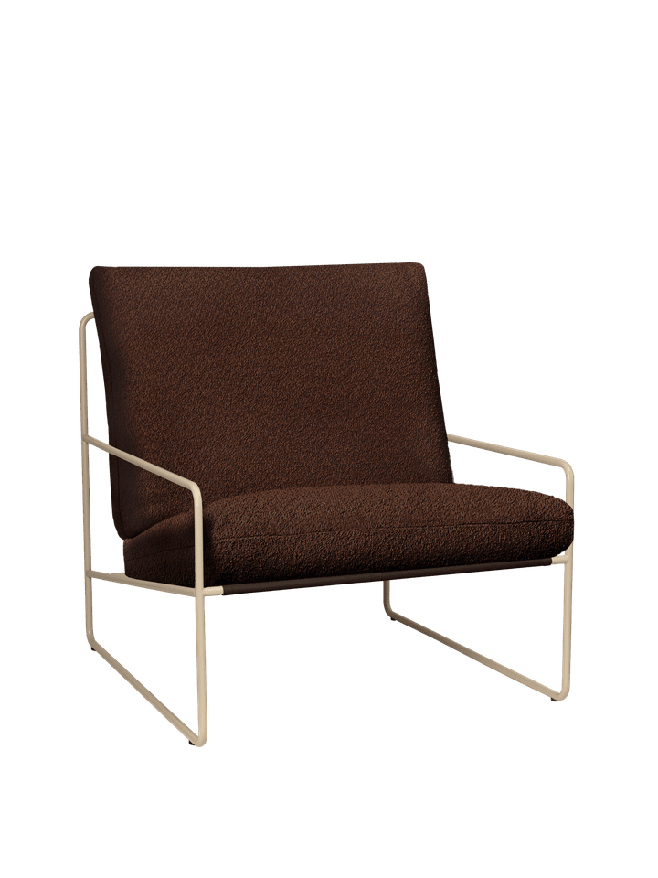 Elegantes Desert Kissen Cover Set in Chestnut Brown von Ferm Living, ideal für stilvolle Gartenmöbel und Outdoor-Bereiche.
