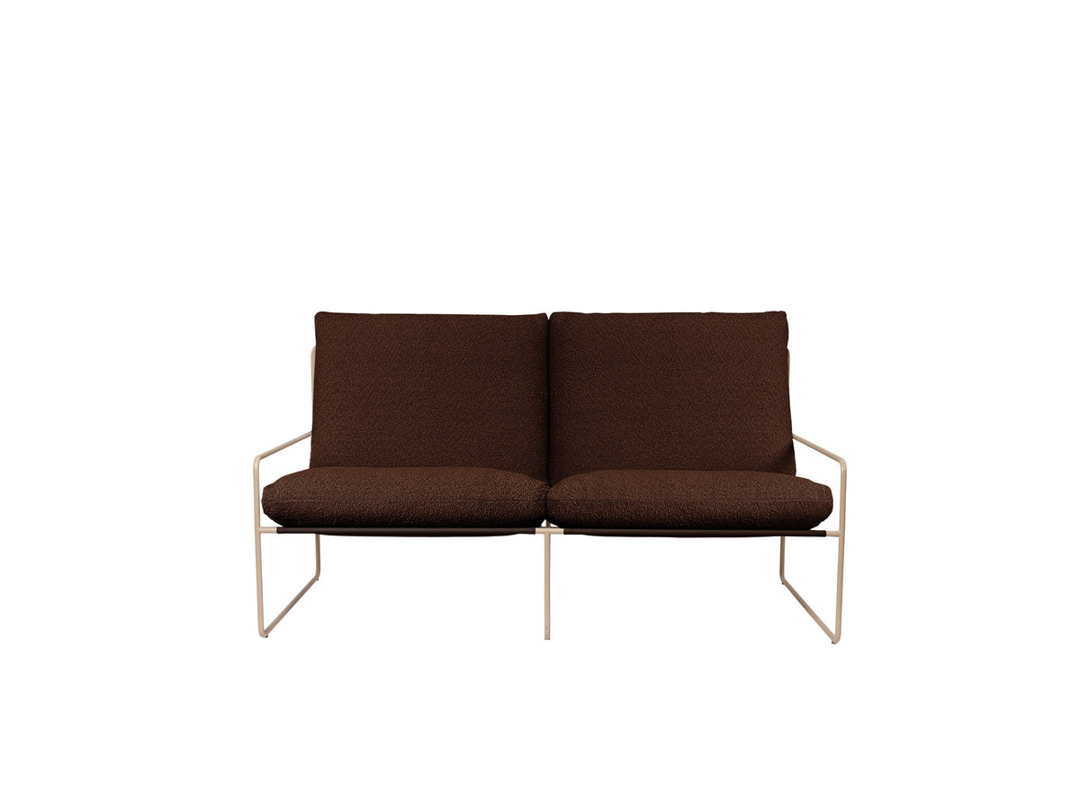 Lounge Sofa Desert 2-Sitzer von Ferm Living in Kaschmir/Off-weiss mit strukturiertem Bouclé-Bezug und Stahlrahmen, zwei Sitzplätze.
