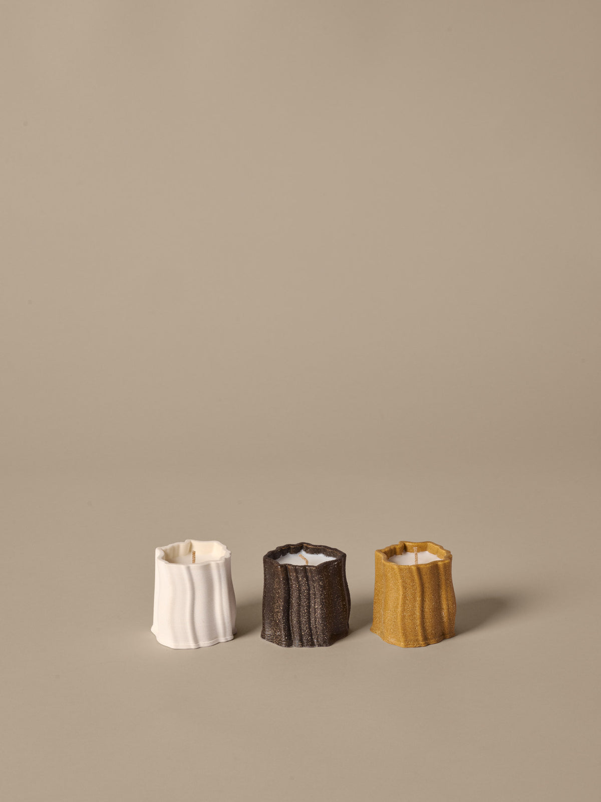 Rylith Scented Candles H6 Set of 3 in Multi präsentiert im Onlineshop von KAQTU Design AG. Kerzen ist von Ferm Living