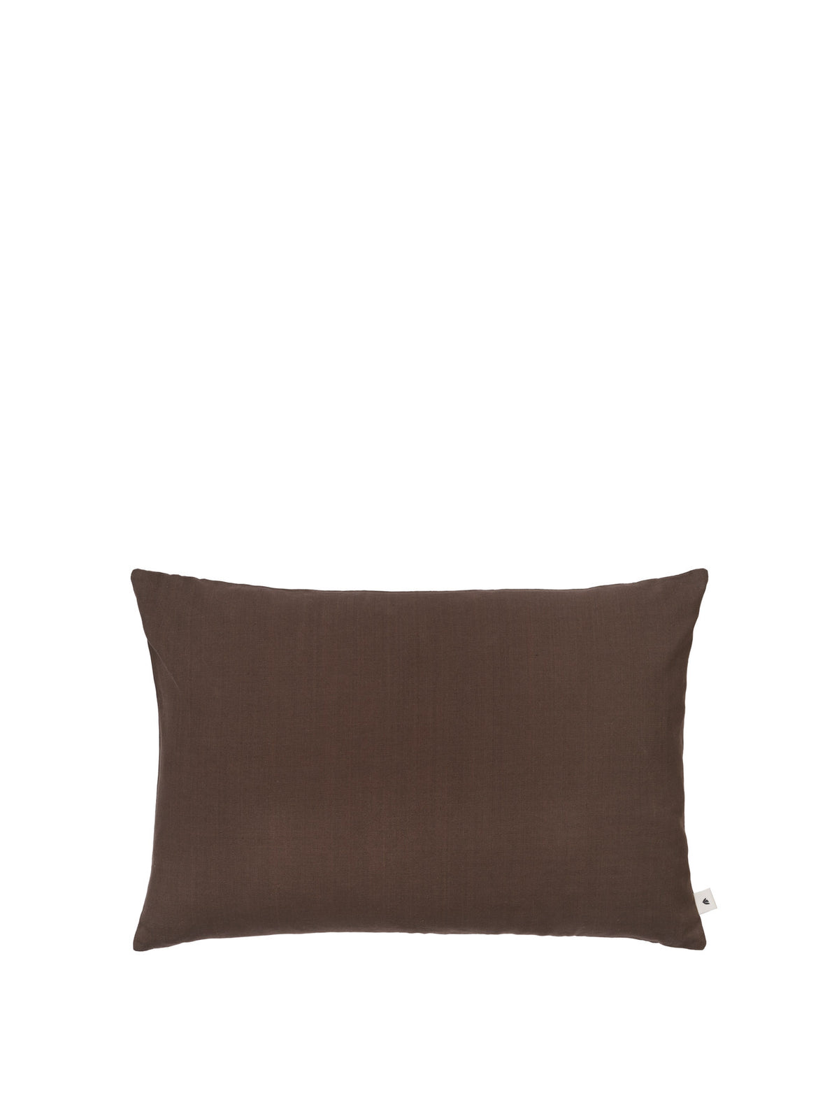 Sen Kissen Rechteckig in Dark Chocolate präsentiert im Onlineshop von KAQTU Design AG. Deko Kissen ist von Ferm Living