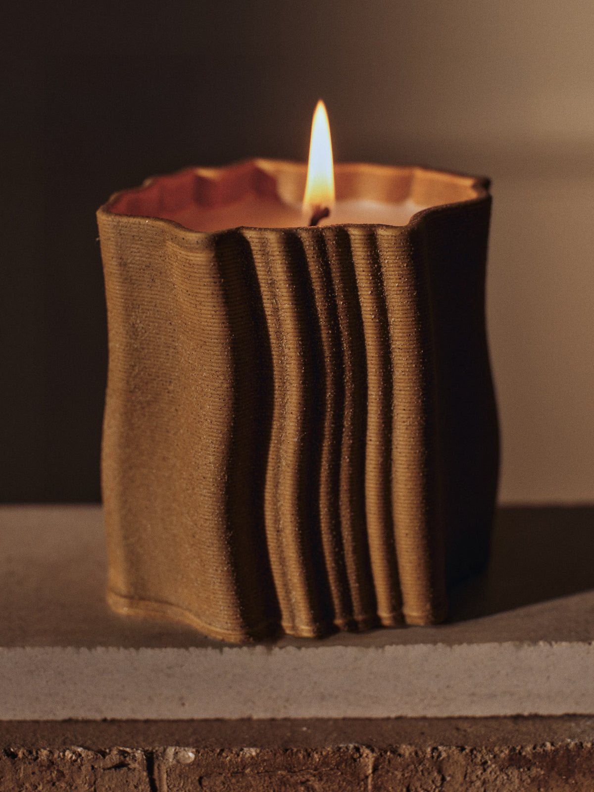 Rylith Scented Candle H9 in Oat präsentiert im Onlineshop von KAQTU Design AG. Duftkerze ist von Ferm Living