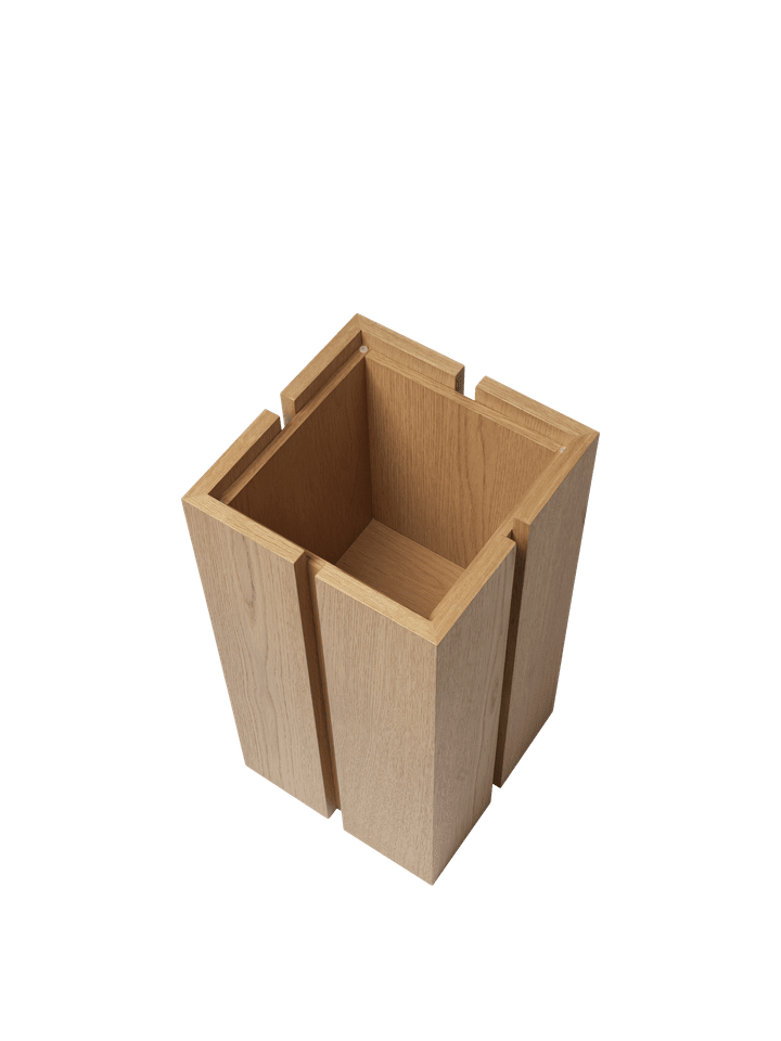 Elegantes Parcel Podest H60 von Ferm Living, ideal für dekorative Präsentationen und als funktionales Design-Element in Ihrem Zuhause.