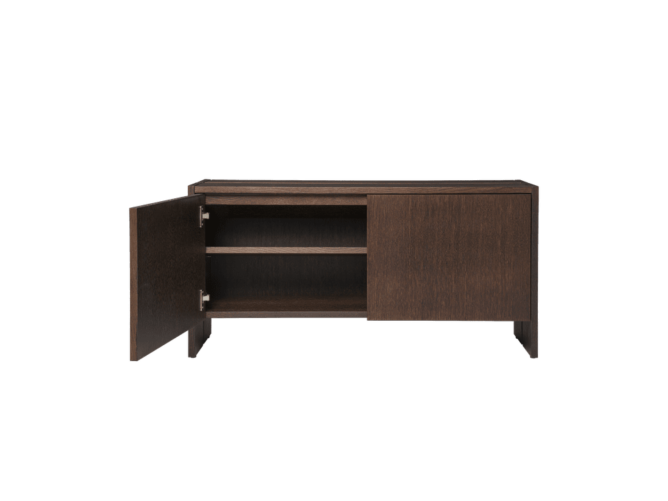 Elegantes Parcel Hallway Sideboard H50 aus dunkel gebeizter Eiche, ideal für Flure, von Ferm Living, stilvoll und funktional.