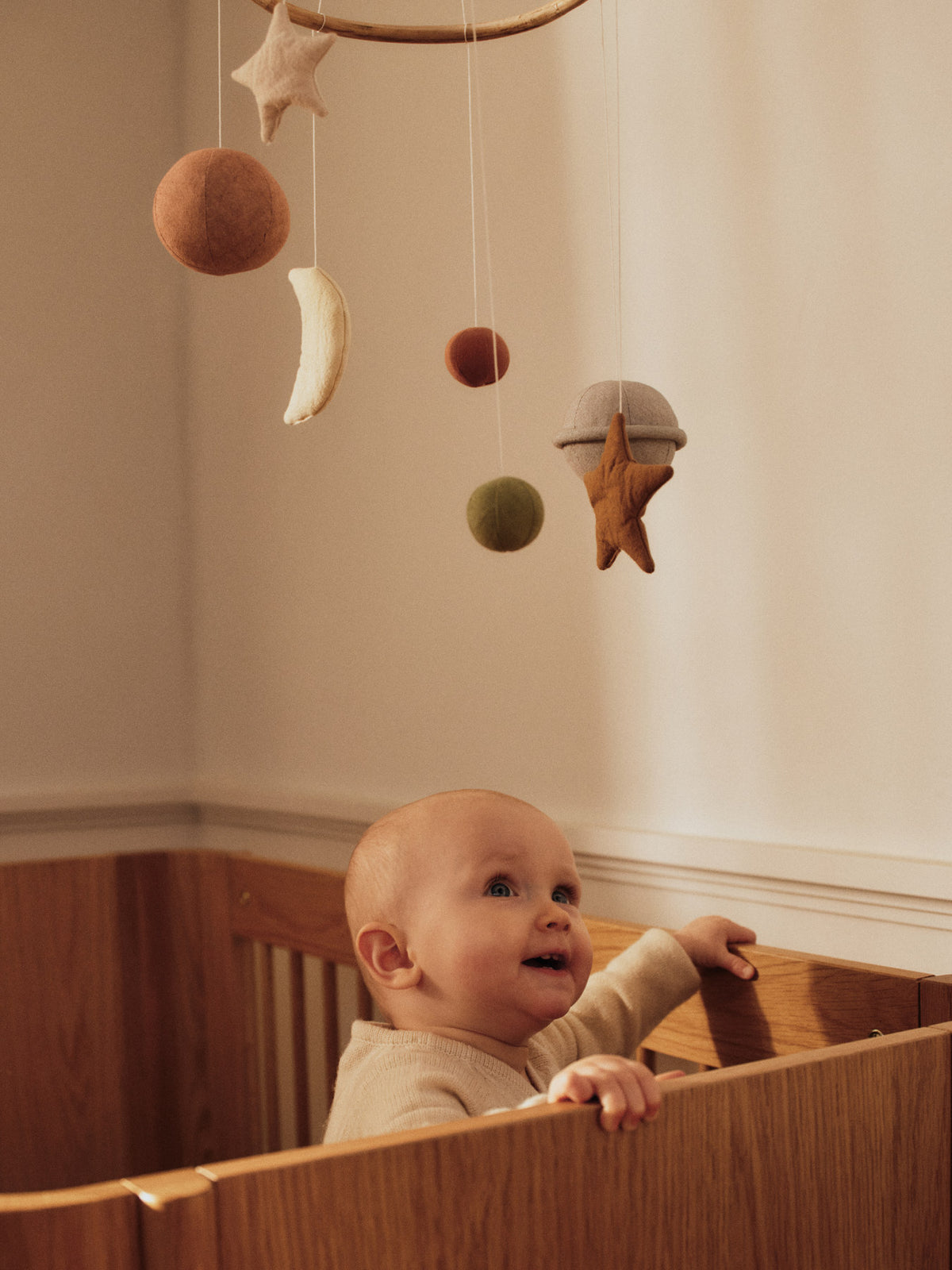 Skye Mobile in Multi präsentiert im Onlineshop von KAQTU Design AG. Objekte Kids ist von Ferm Living