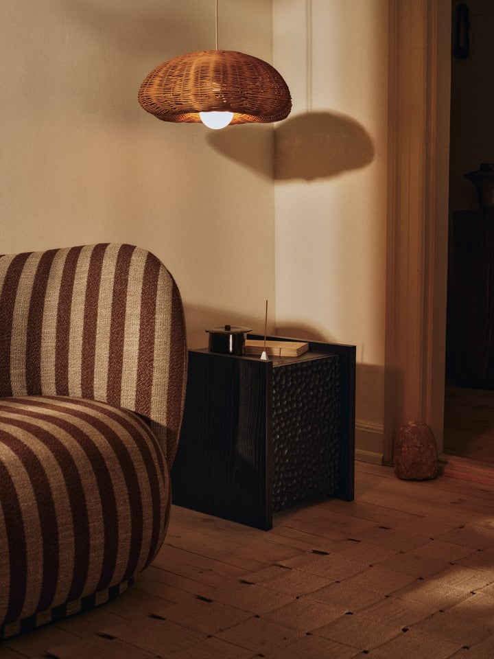 Eleganter Rivan Lampenschirm von Ferm Living in natürlichem Design, ideal für stilvolle Beleuchtung in jedem Raum.