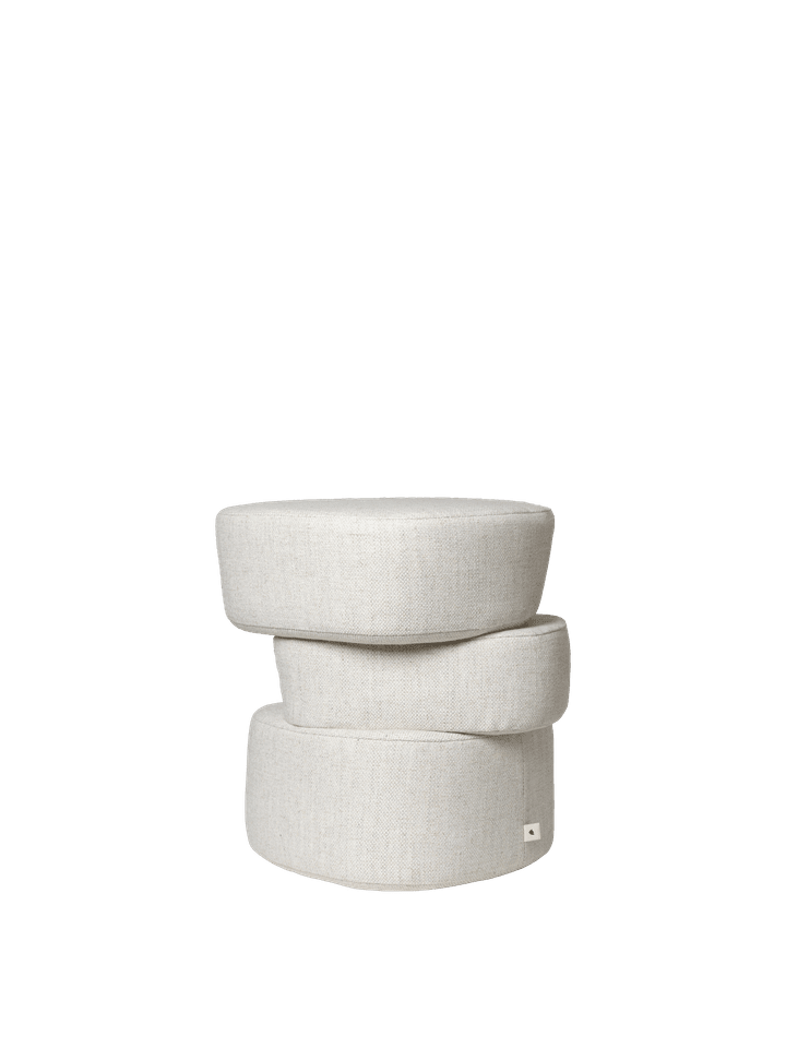 Plyo Pouf Staple  in Off-White präsentiert im Onlineshop von KAQTU Design AG. Pouf ist von Ferm Living