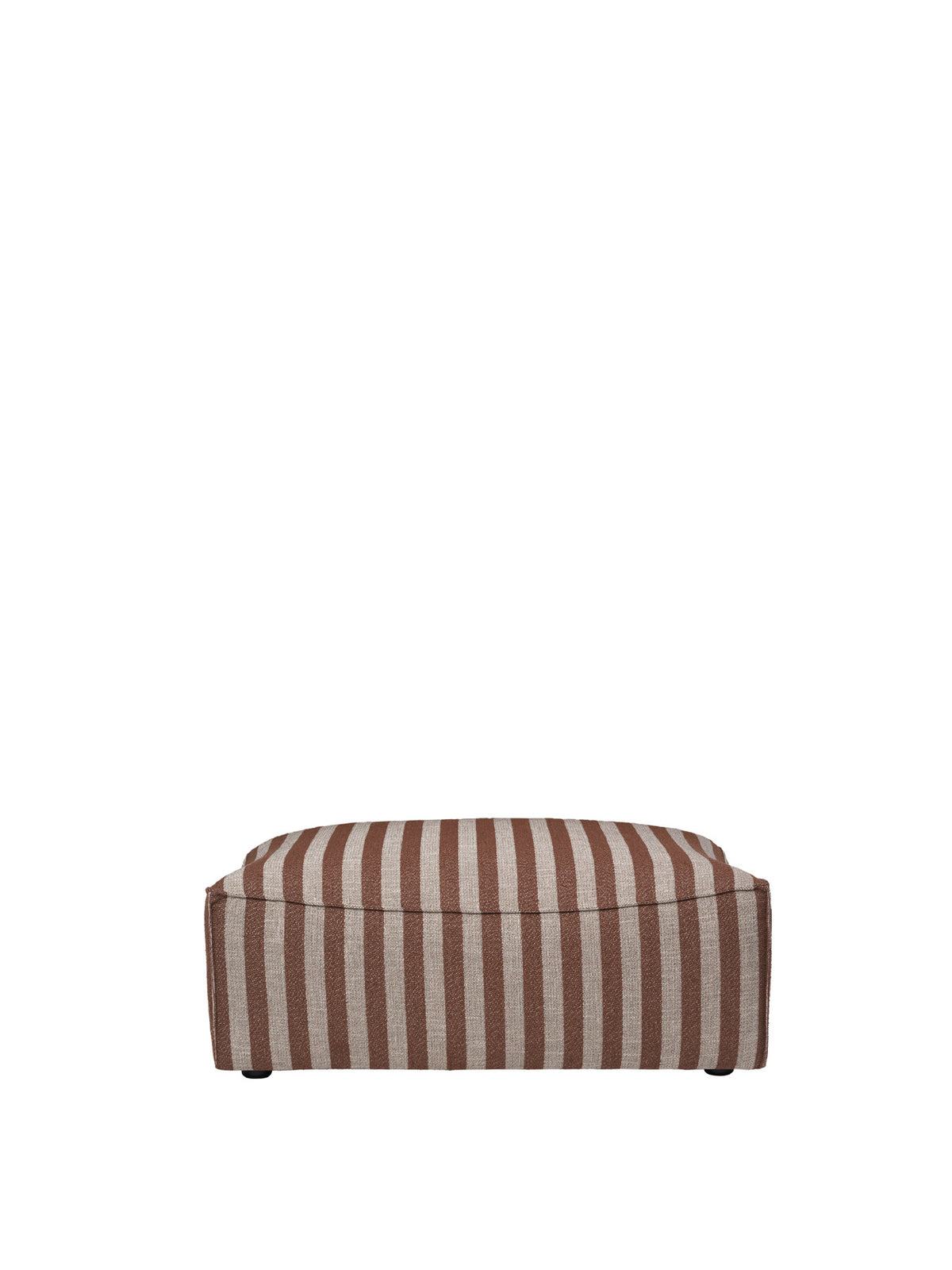 Rechteckiger niedriger Pouf Catena von Ferm Living mit gesteppten Nähten und weichen Rundungen