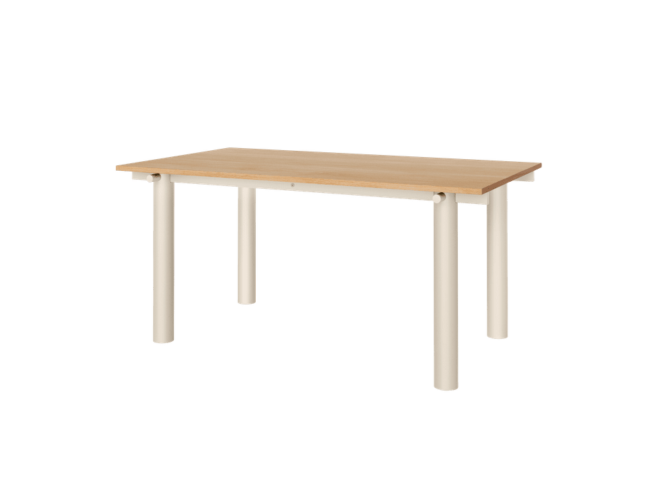 Eleganter Atura Esstisch in Light Cashmere und Eichenfurnier, perfekt für zeitgemäße Esszimmer und gesellige Runden, von Ferm Living.