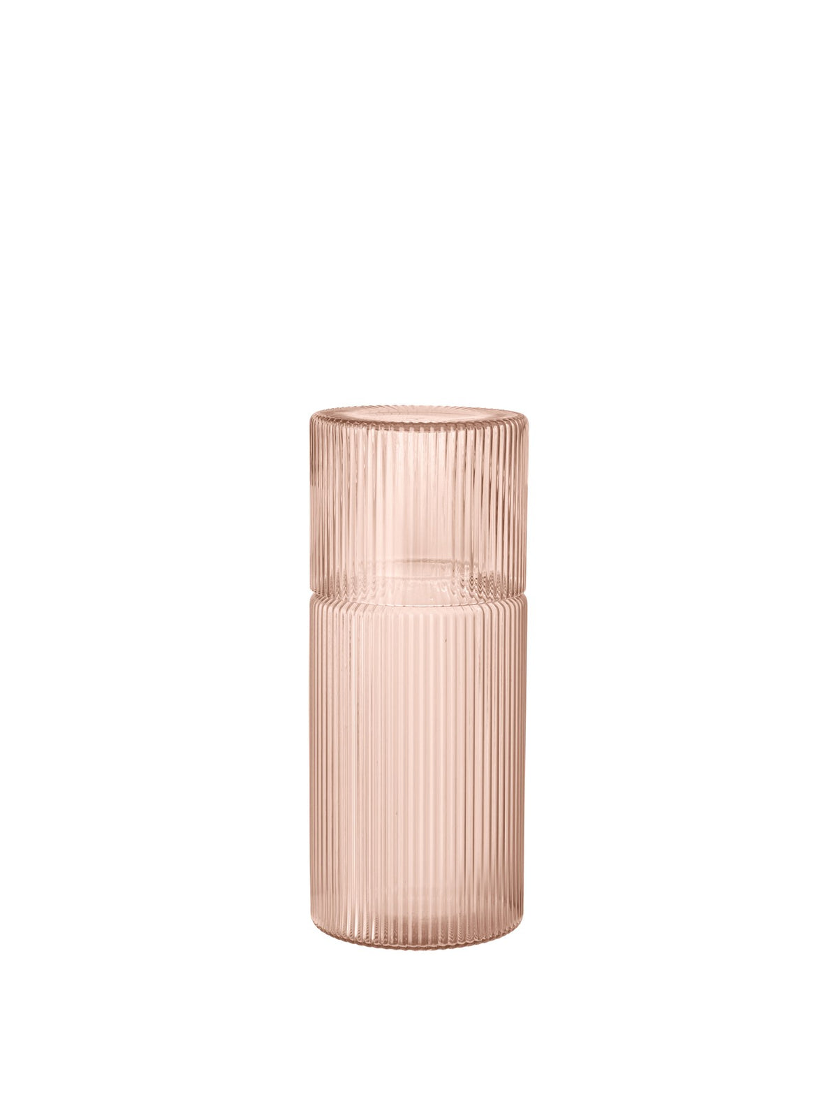 Ripple Karaffeset klein von Ferm Living: Karaffe und Glas aus mundgeblasenem, geriffeltem Glas in Blush, D 7.5 cm x H 18 cm
