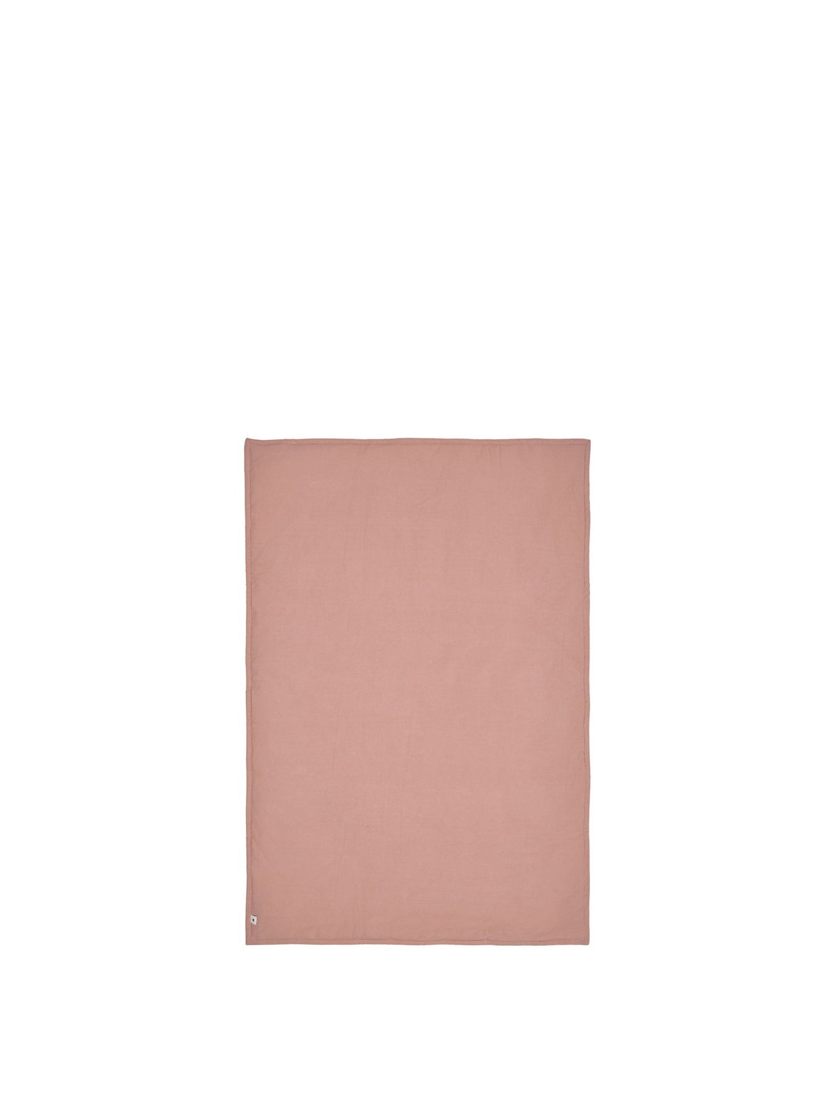 Wolldecke Lunden von Ferm Living in Off-White mit dunkelschokoladefarbenen Applikationen aus Waldtieren, gefertigt aus Bio-Baumwolle.