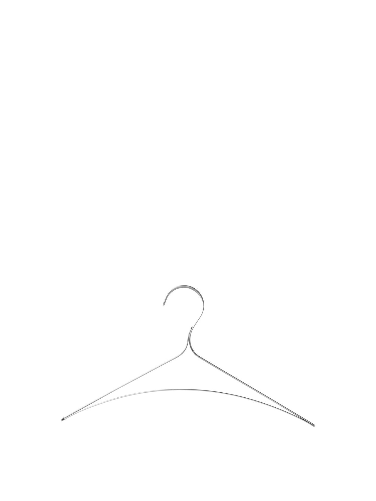 Drei Kleiderbügel aus Edelstahl mit schlanker, durchgehend gebogener Form, im Set von Ferm Living, glänzende Metalloberfläche sichtbar.