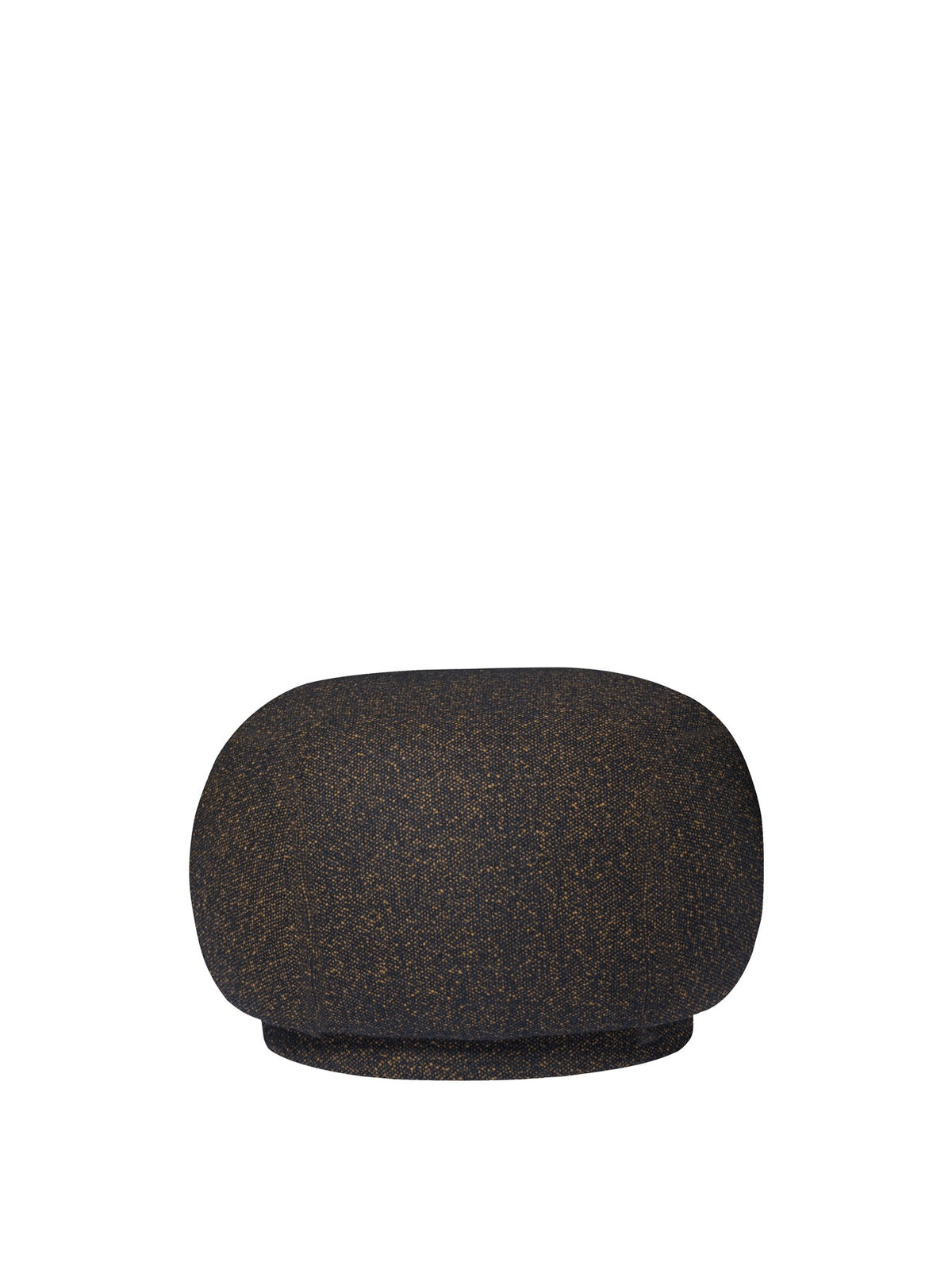 Rico Pouf Vanir von Ferm Living in Schwarz/Honig, runde Form mit gepolstertem Wollstoff-Bezug und niedrigen Kunststofffüssen.