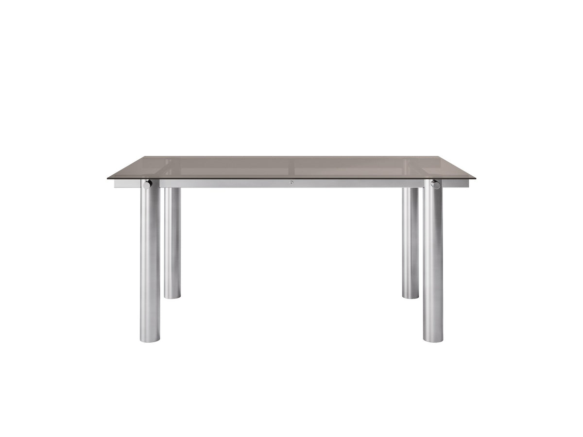 Esstisch Atura von Ferm Living mit Gestell aus gebürstetem Edelstahl und Tischplatte aus dunkel getöntem Glas, geometrische Struktur