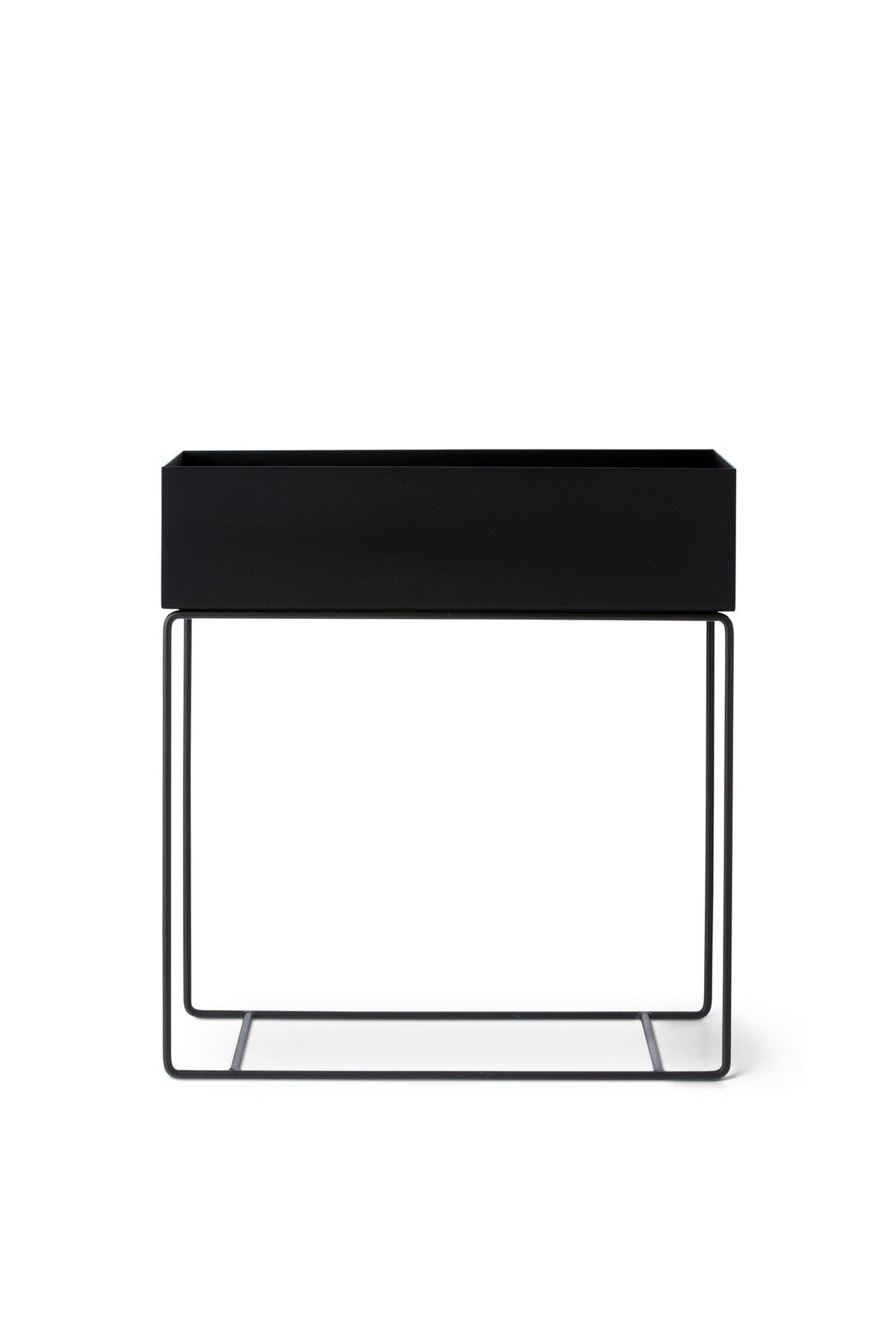 Plant Box in Schwarz präsentiert im Onlineshop von KAQTU Design AG. Pflanzentopf Outdoor ist von Ferm Living
