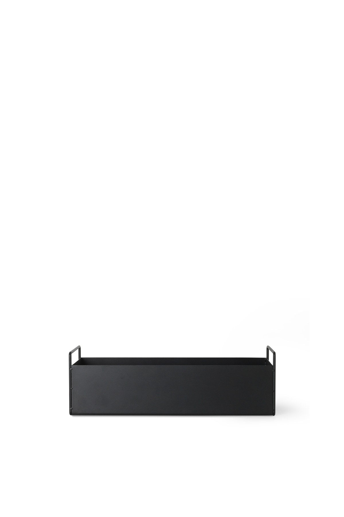 Plant Box small in Schwarz präsentiert im Onlineshop von KAQTU Design AG. Pflanzentopf Outdoor ist von Ferm Living