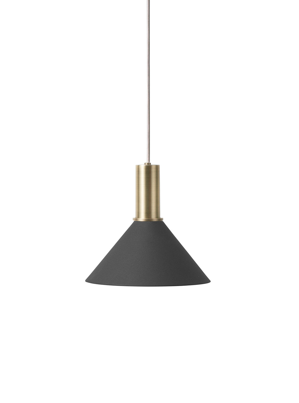 Collect Pendellampe tief in Messing präsentiert im Onlineshop von KAQTU Design AG. Pendelleuchte ist von Ferm Living