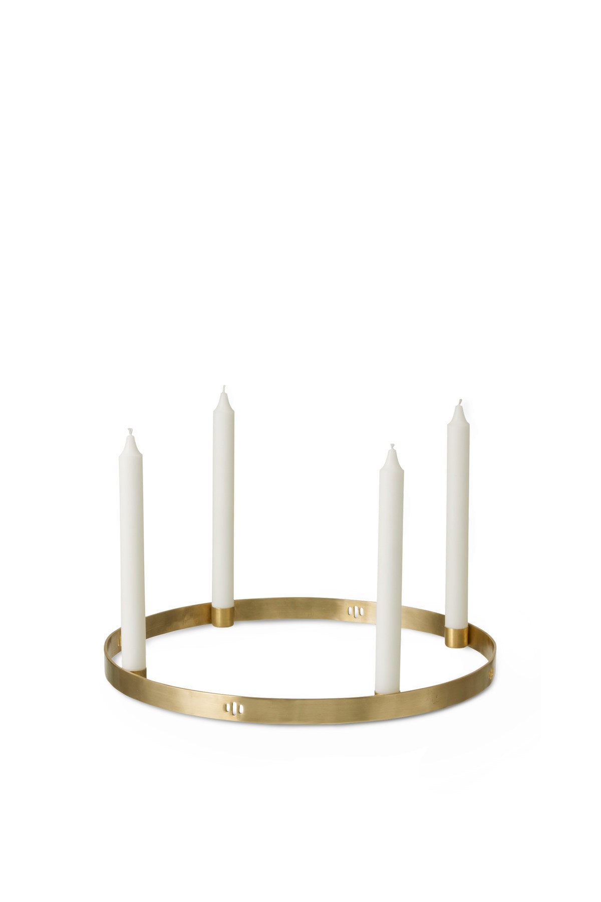 Kerzenhalter Ring in Messing matt präsentiert im Onlineshop von KAQTU Design AG. Kerzenständer ist von Ferm Living