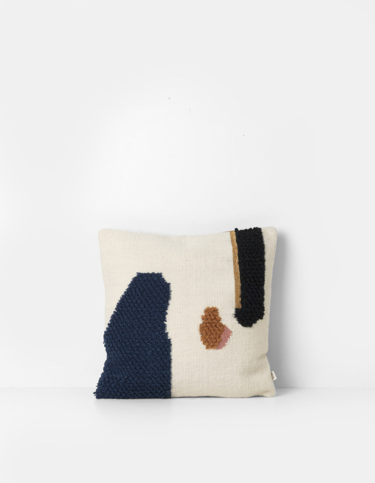 Loop Kissen von Ferm Living in Mehrfarbig, 50x50cm, handgewebt aus Neuseelandwolle und Lurex mit Baumwoll-Canvas-Rückseite und Messingreissverschluss