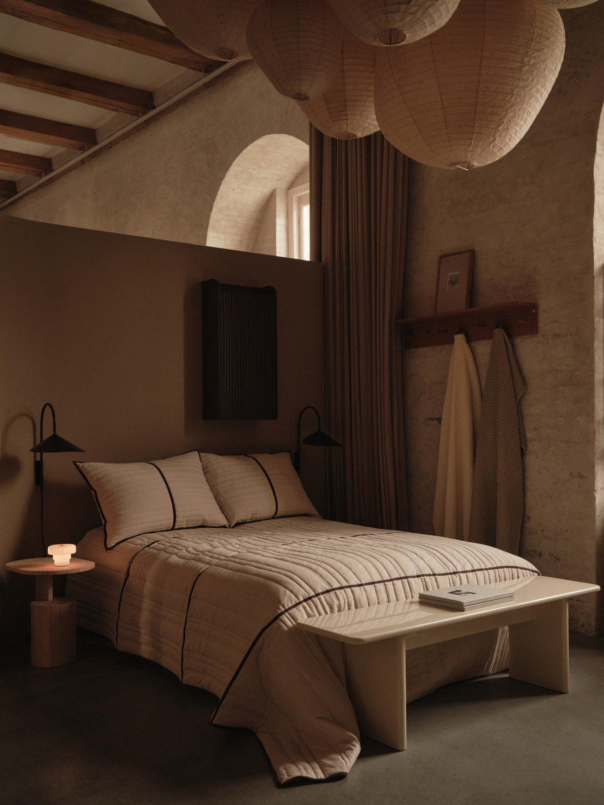 Insert Beistelltisch in Hellbraun präsentiert im Onlineshop von KAQTU Design AG. Beistelltisch ist von Ferm Living