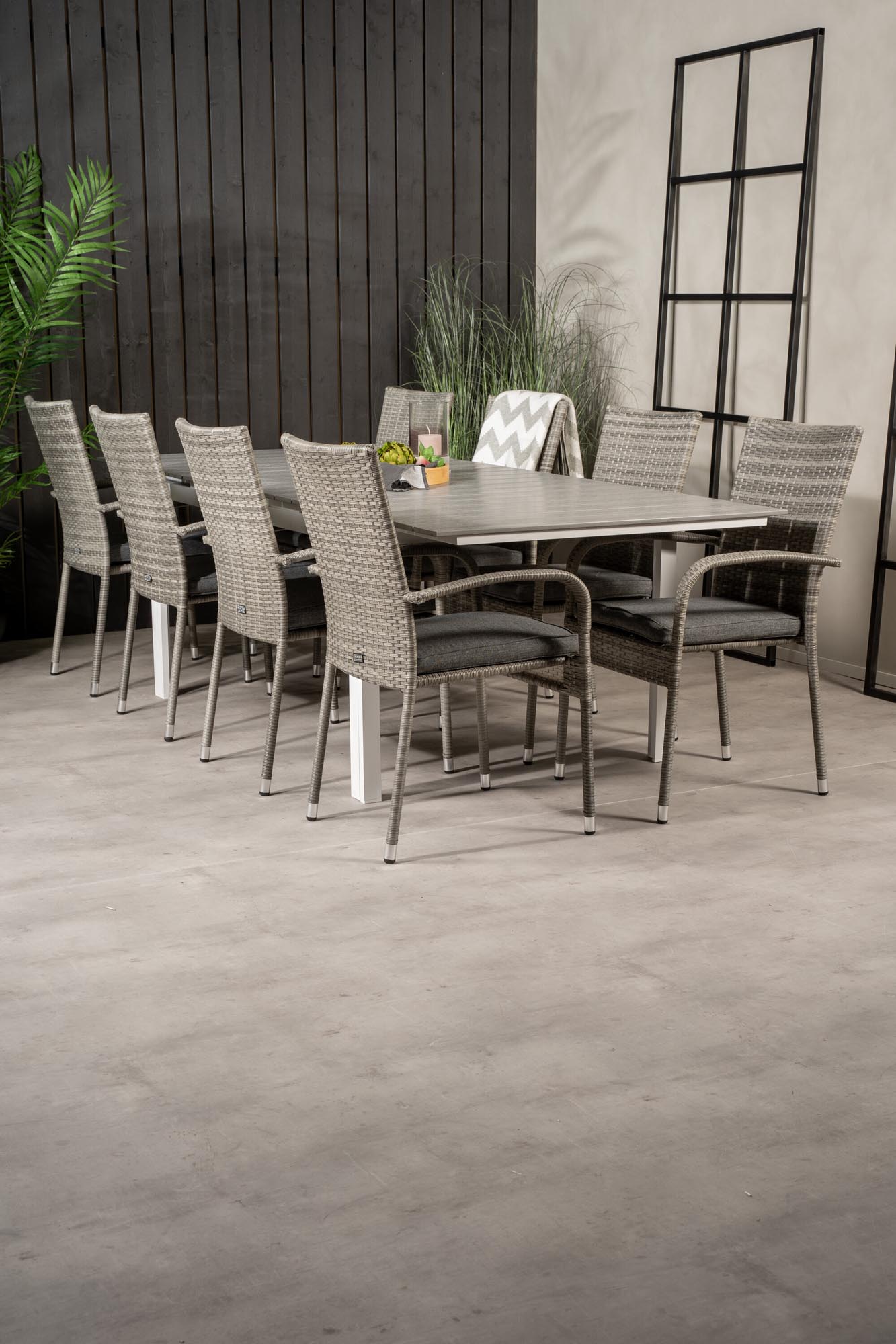 Levels Outdoor-Tischset ausziehbar + Anna 160cm/8St. in Grau präsentiert im Onlineshop von KAQTU Design AG. Gartentischset ist von Venture Home