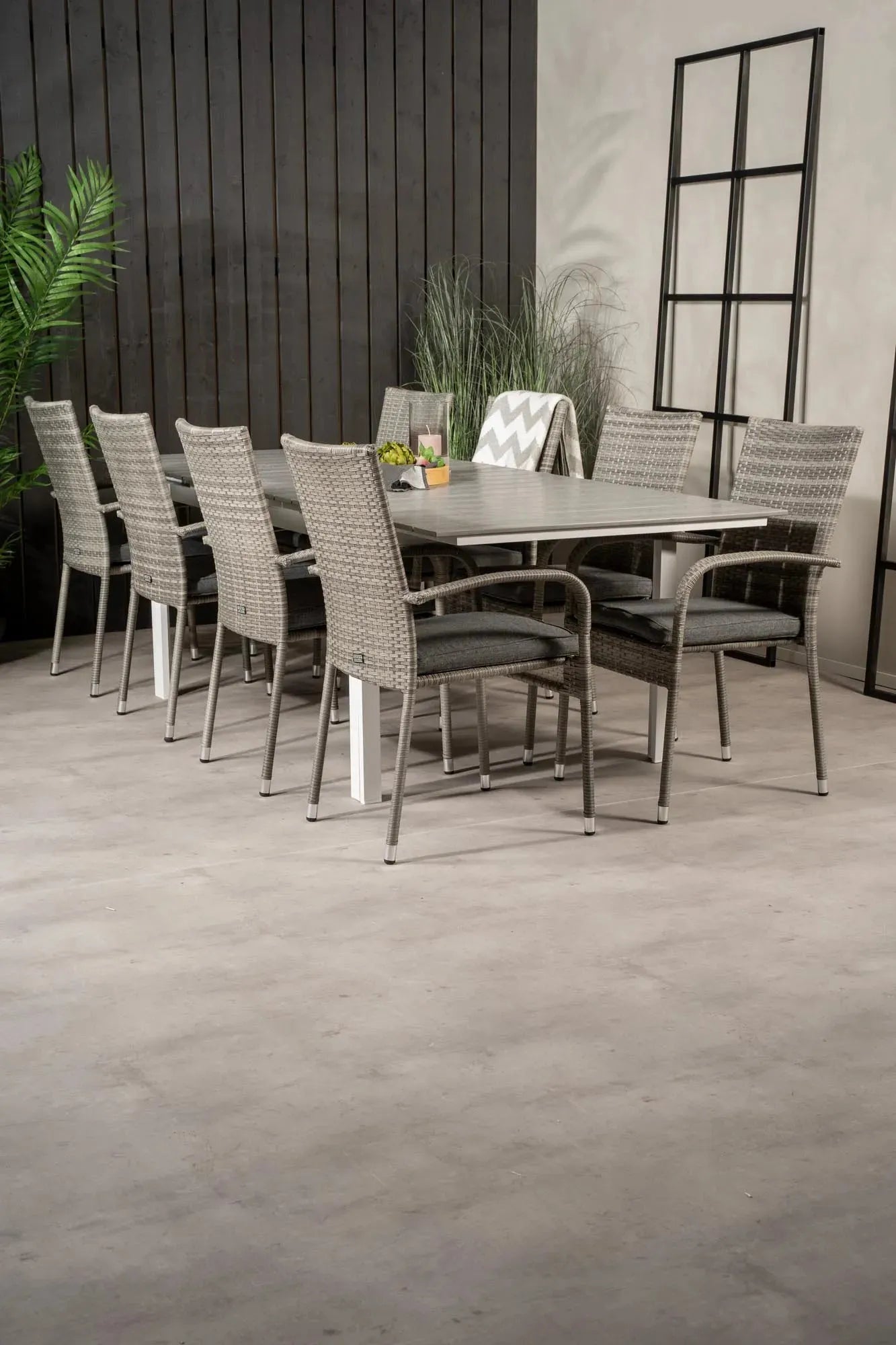 Venture Home: Flexibles Outdoor-Set für 8, ideal für große Runden.