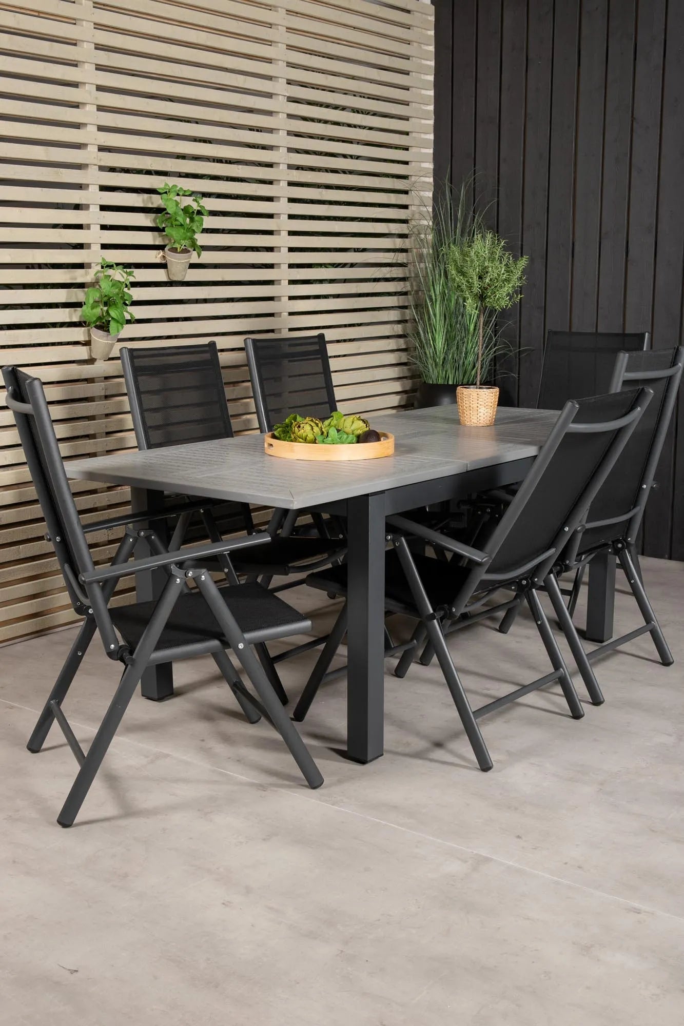 Elegantes Albany Set: Perfekt für stilvolle Outdoor-Dinnerpartys.