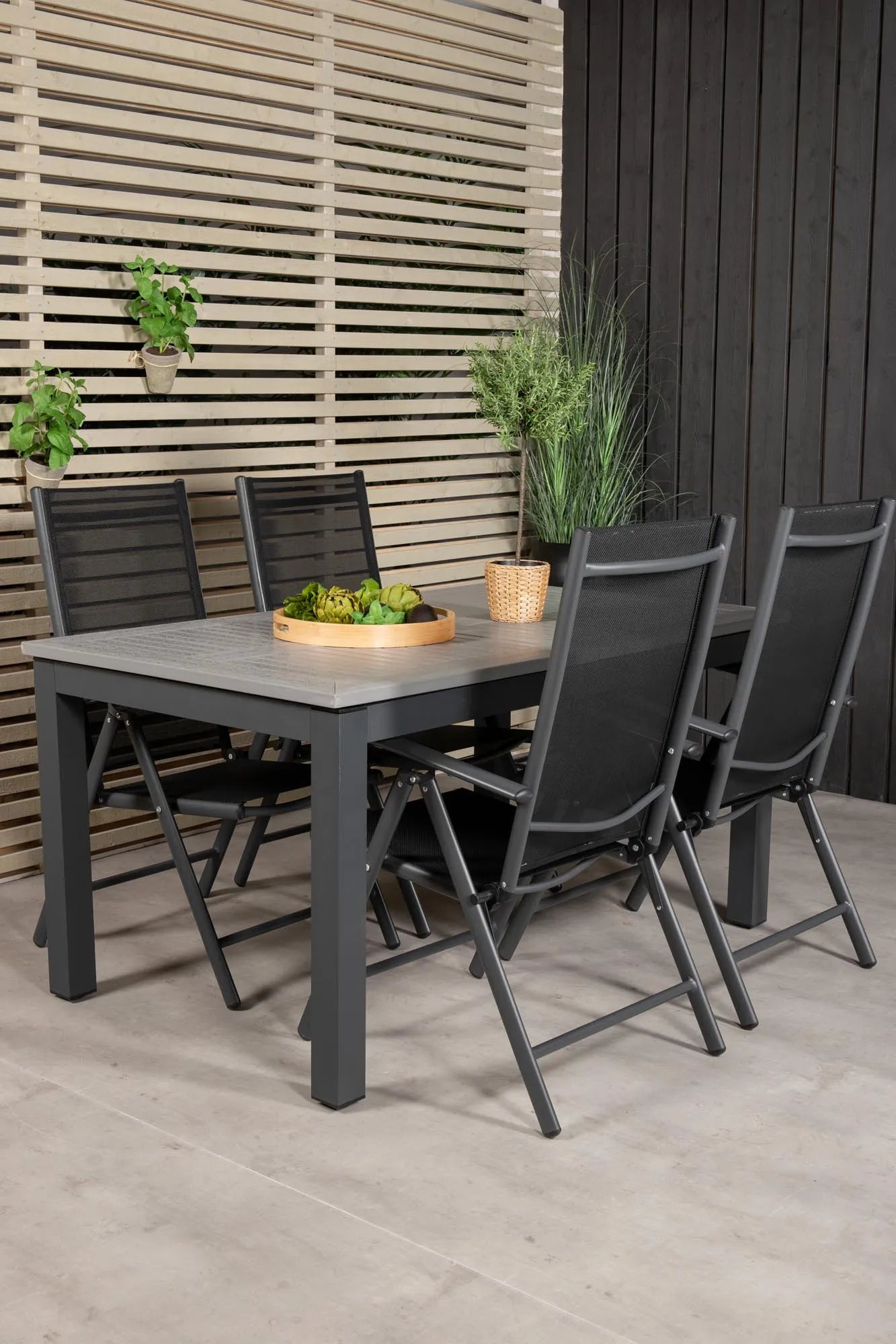 Albany Set: Erweiterbarer Tisch für unvergessliche Outdoor-Dinner.