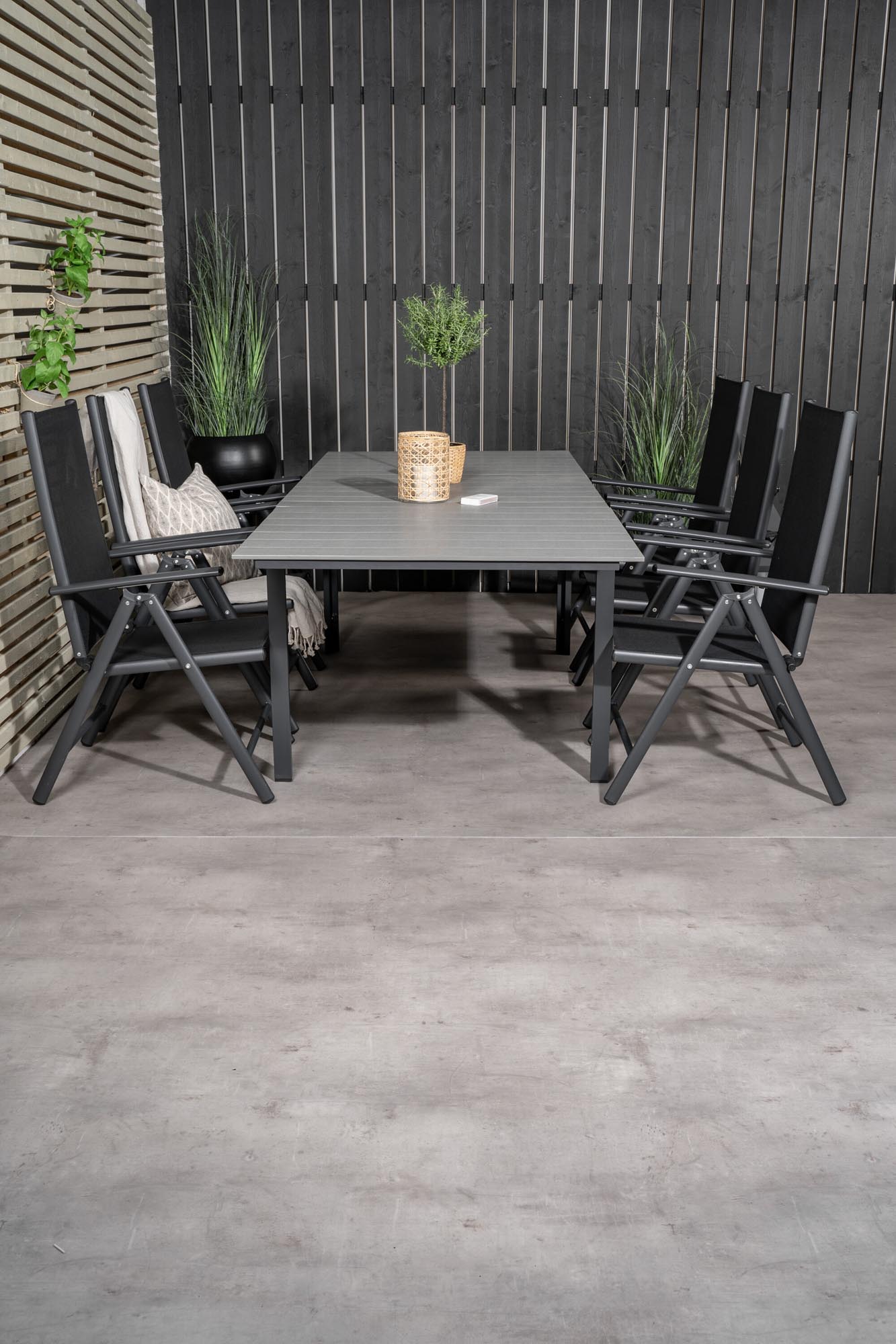 Levels Outdoor-Tischset ausziehbar + Break 160cm/6St. in Schwarz präsentiert im Onlineshop von KAQTU Design AG. Gartentischset ist von Venture Home