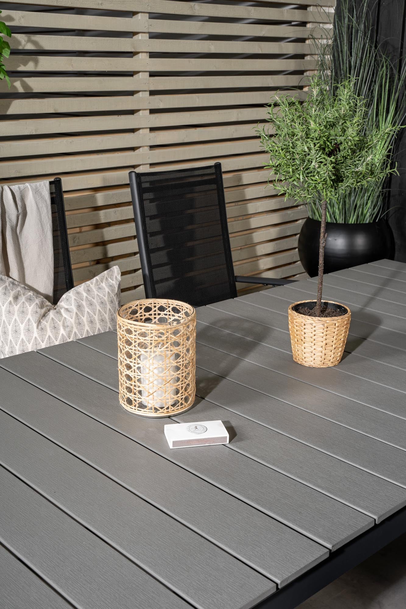 Levels Outdoor-Tischset ausziehbar + Break 160cm/6St. in Schwarz präsentiert im Onlineshop von KAQTU Design AG. Gartentischset ist von Venture Home