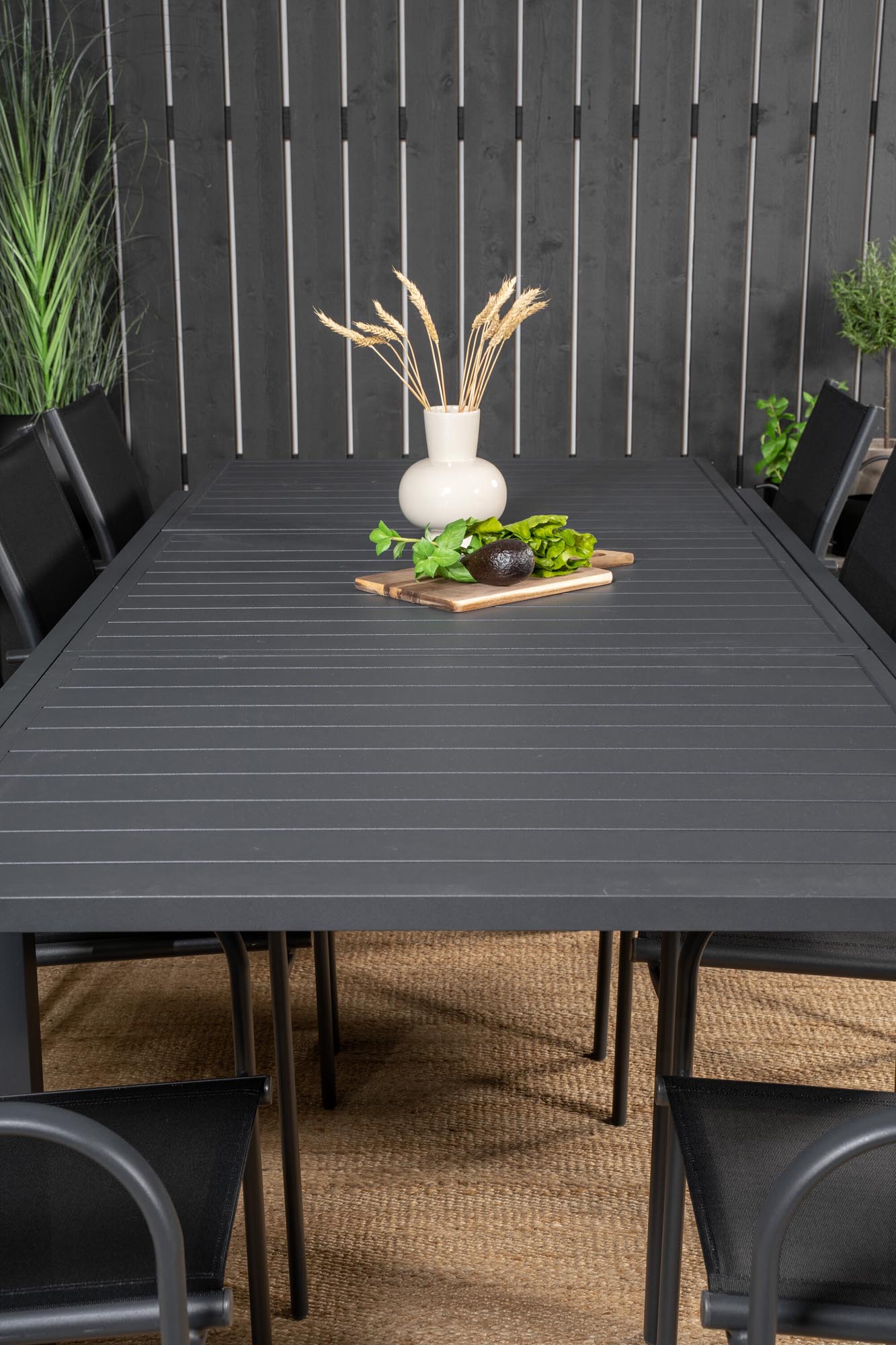 Elegantes Marbella Set: Perfekt für grosse Outdoor-Dinnerpartys.