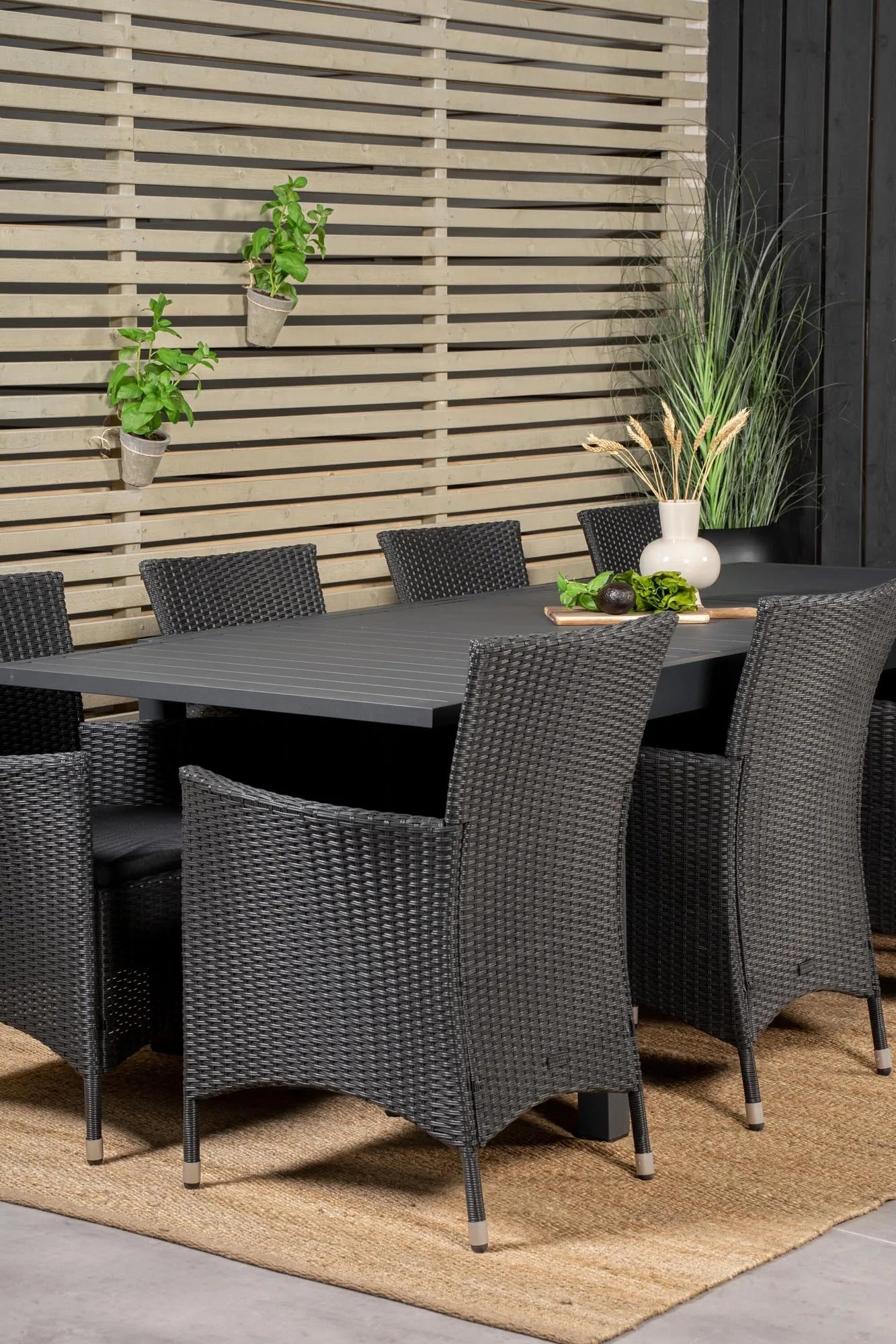 Venture Home Marbella: Flexibles Outdoor-Set für stilvolle Anlässe.