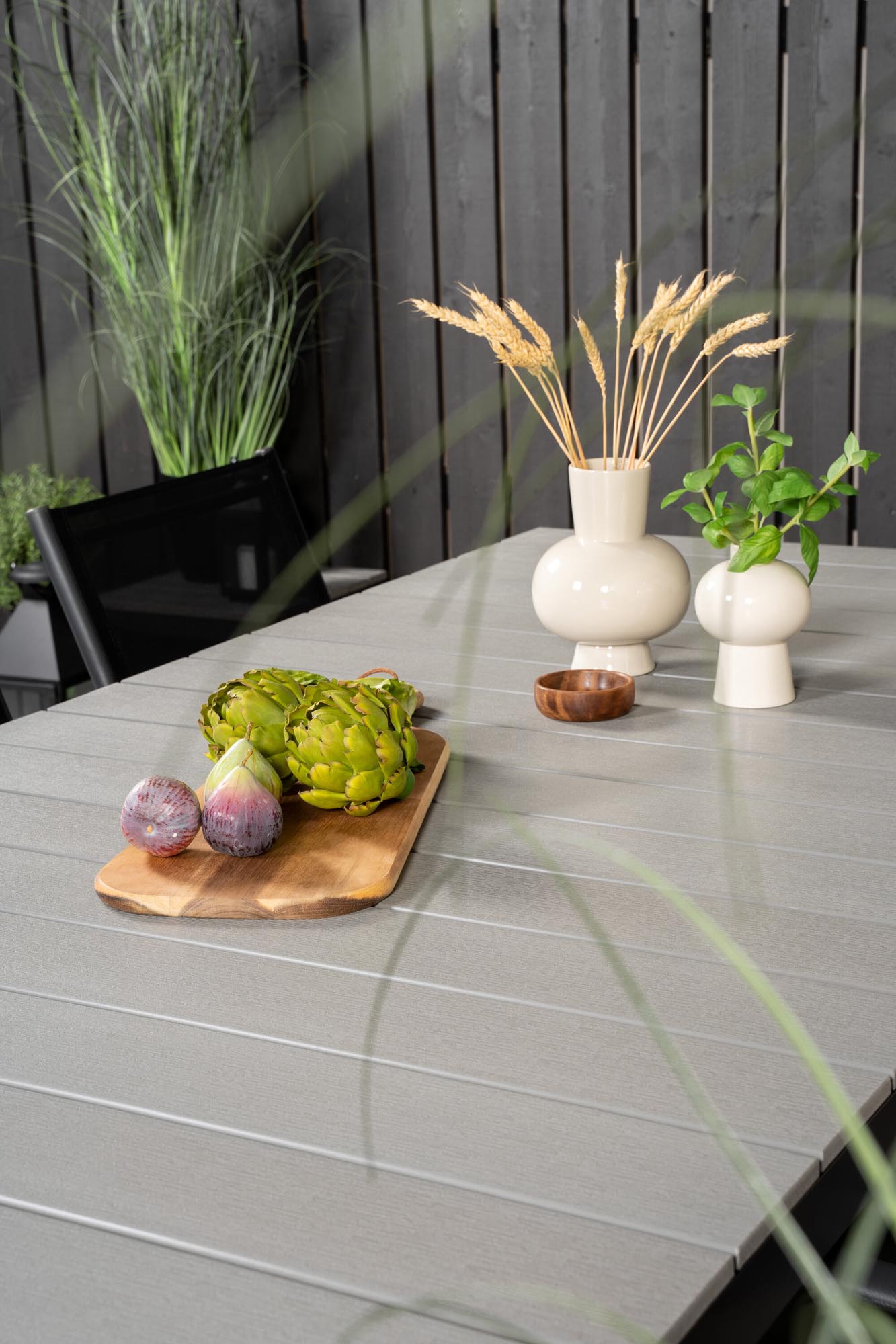 Stilvolles 6er Outdoor-Tischset, 224cm, von Venture Home.