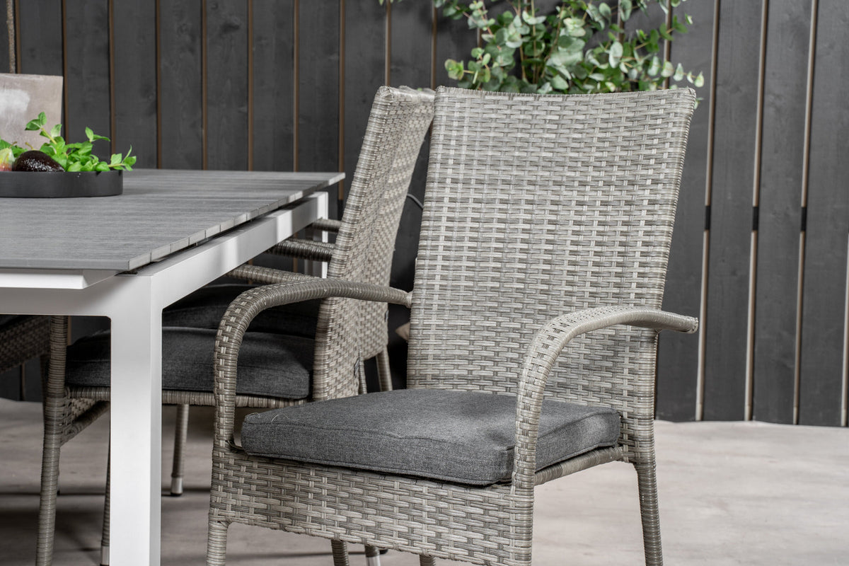 Levels Outdoor-Tischset + Anna 224cm/6St. in Grau präsentiert im Onlineshop von KAQTU Design AG. Gartentischset ist von Venture Home