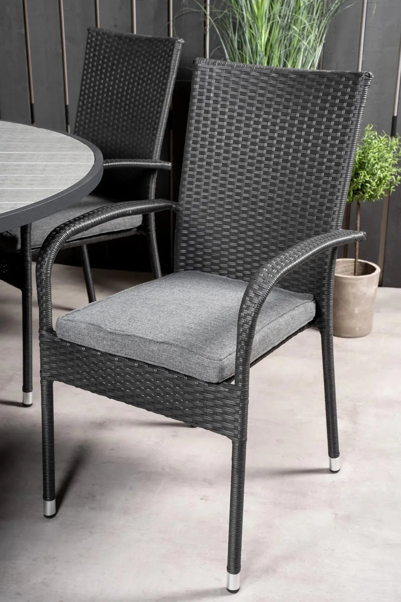 Elegantes Parma Tischset für 6, perfekt für stilvolle Outdoor-Dinner.