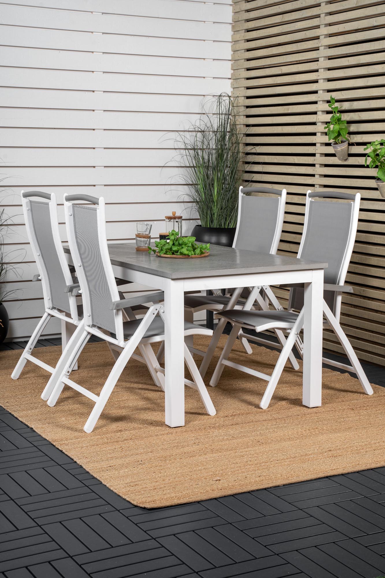 Albany Outdoor-Gartentischset ausziehbar + Position 152cm/4St. in Weiss Alu / Grau präsentiert im Onlineshop von KAQTU Design AG. Gartentischset ist von Venture Home