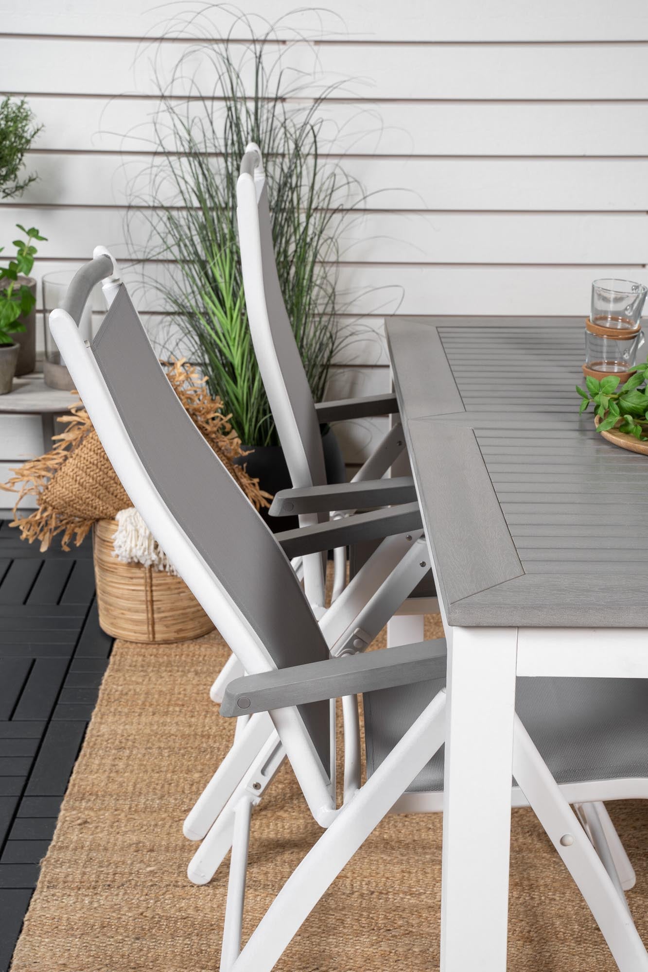 Albany Outdoor-Gartentischset ausziehbar + Position 152cm/4St. in Weiss Alu / Grau präsentiert im Onlineshop von KAQTU Design AG. Gartentischset ist von Venture Home