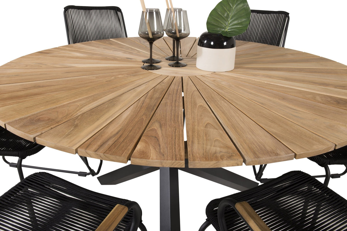 Runder Gartentisch mit Teak-Tischplatte in Naturfarbe, Stahlbeinen und Stühlen mit schwarzer Seilbespannung im Aussenbereich.