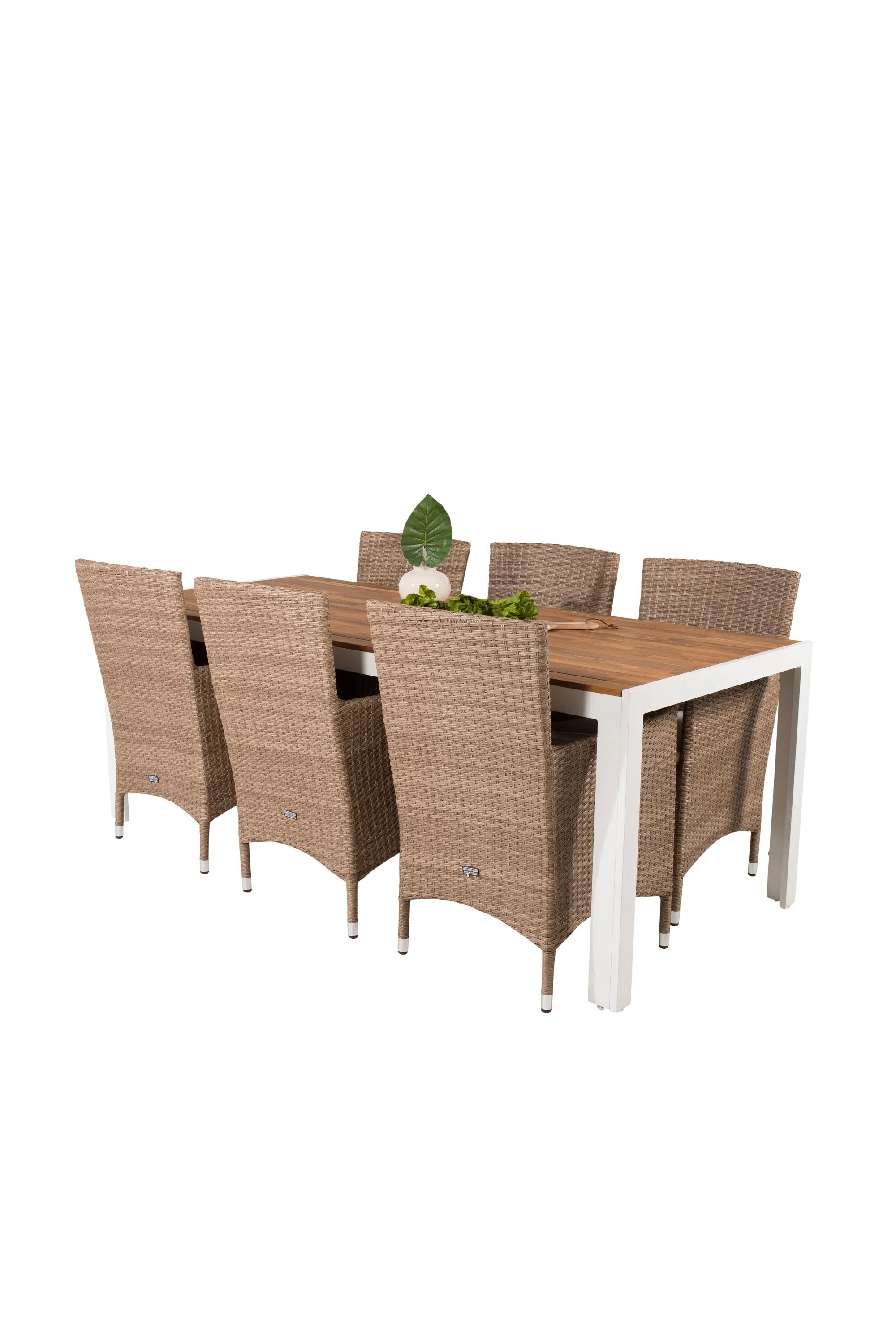 Elegantes Gartentisch-Set aus Akazienholz, ideal für stilvolle Outdoor-Dinner mit Familie und Freunden.