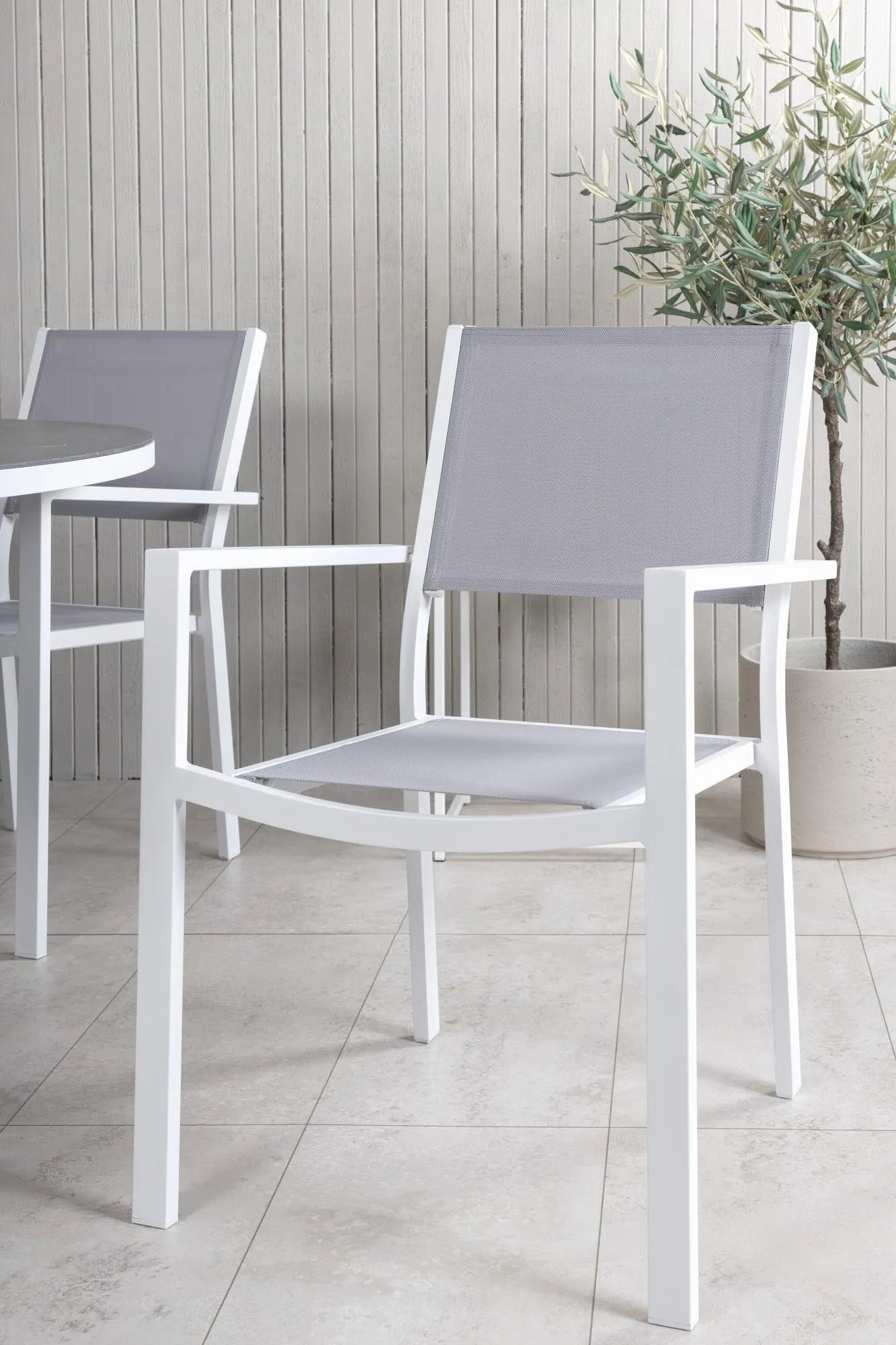 Elegantes Copacabana Set für 6, ideal für stilvolle Gartenmomente.