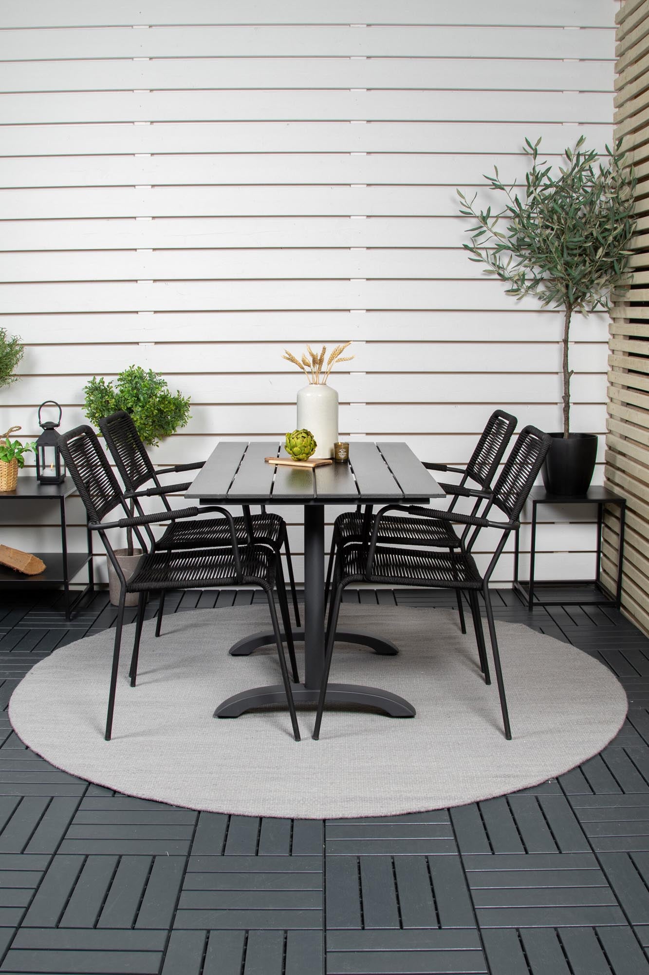 Denver Outdoor-Tischset + Lindos Arm 120cm/4St. in Schwarz präsentiert im Onlineshop von KAQTU Design AG. Gartentischset ist von Venture Home