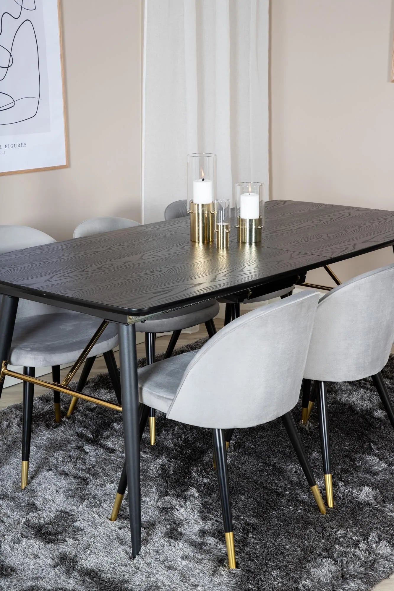 Stilvolles Esszimmerset in Gold mit Samt, erweiterbar auf 180cm.