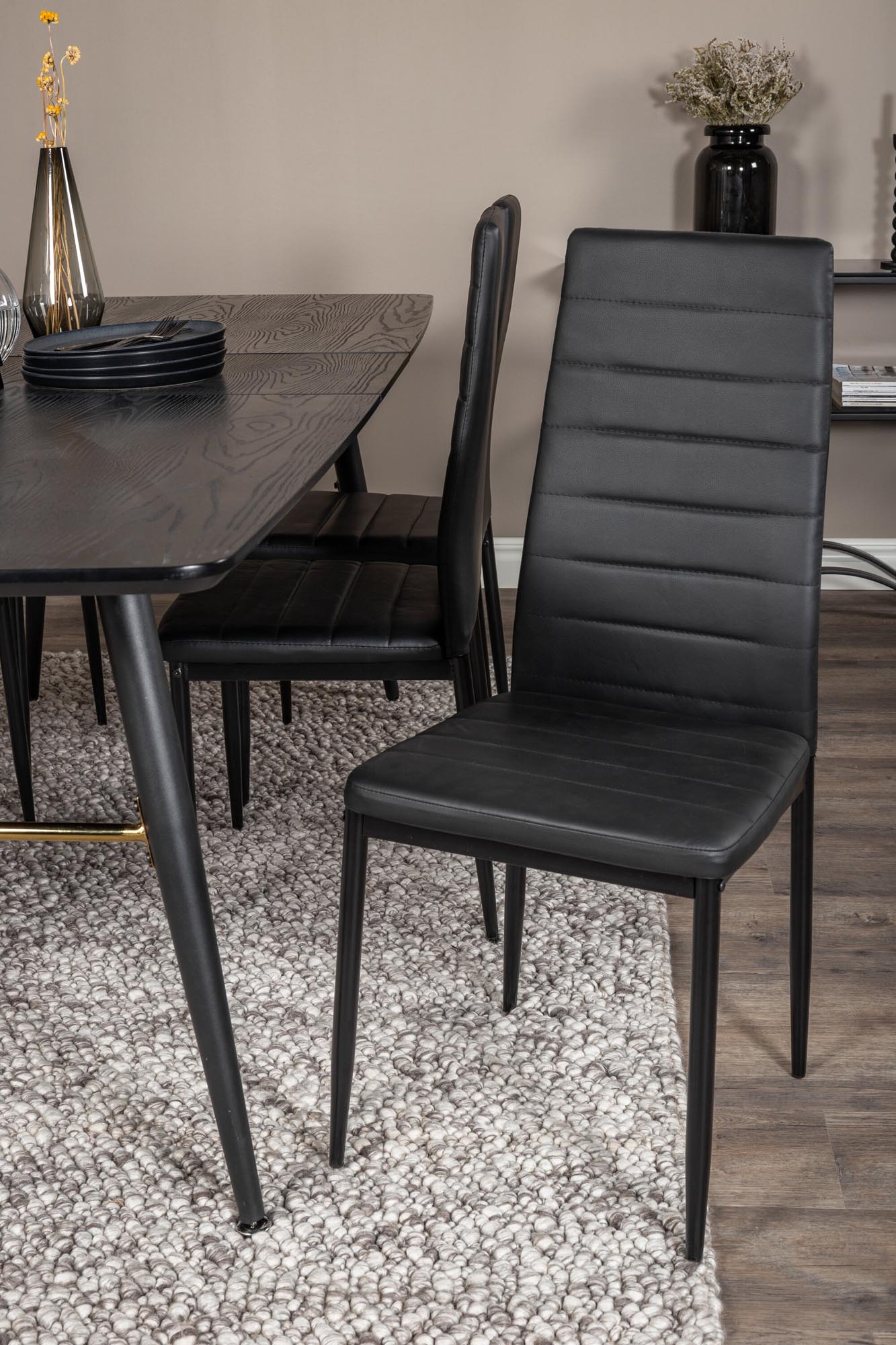 Gold Esszimmerset ausziehbar + Slim 180cm/6St. in Schwarz präsentiert im Onlineshop von KAQTU Design AG. Esszimmerset ist von Venture Home