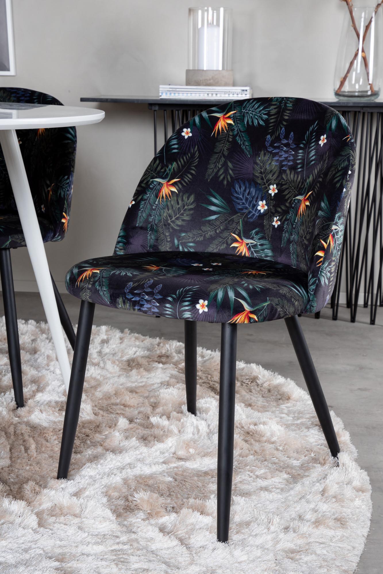 Plaza Esszimerset + Velvet ⌀100cm/4St. in Multicolor präsentiert im Onlineshop von KAQTU Design AG. Esszimmerset ist von Venture Home