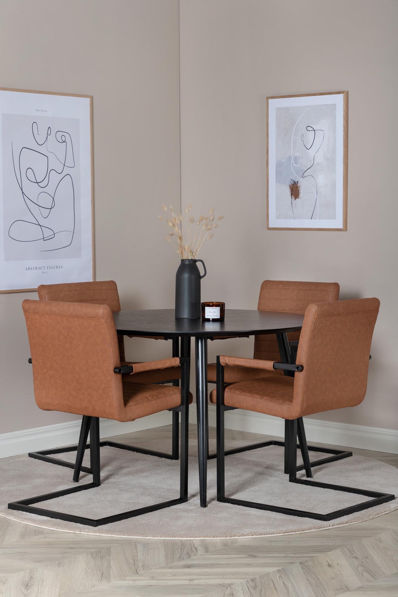 Dipp Esszimmerset + Art ⌀115cm/4St. in Schwarz Braun präsentiert im Onlineshop von KAQTU Design AG. Esszimmerset ist von Venture Home