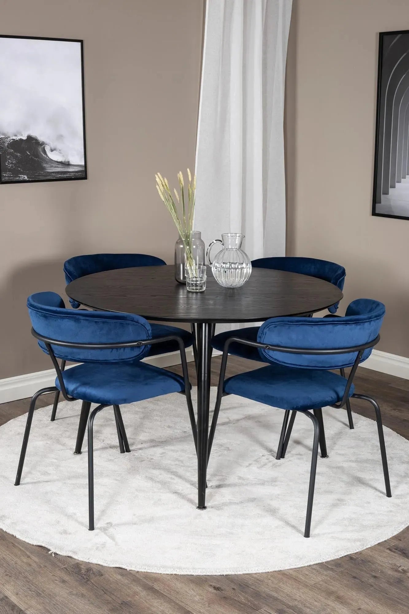Elegantes Esszimmerset: Perfekte Symbiose aus Stil und Komfort.