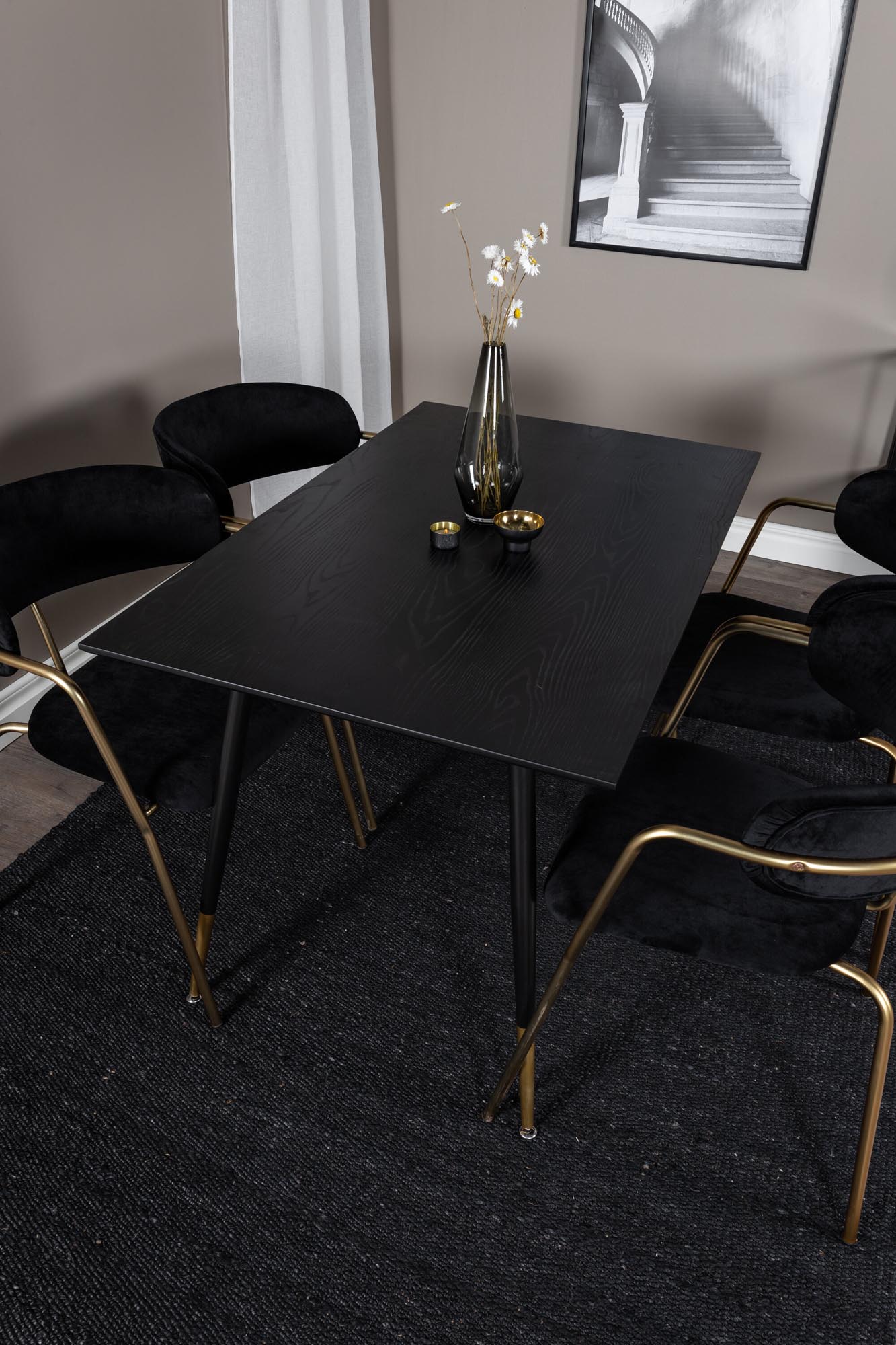 Dipp Esszimmerset + Arrow 120cm/4St. in Schwarz / Gold präsentiert im Onlineshop von KAQTU Design AG. Esszimmerset ist von Venture Home