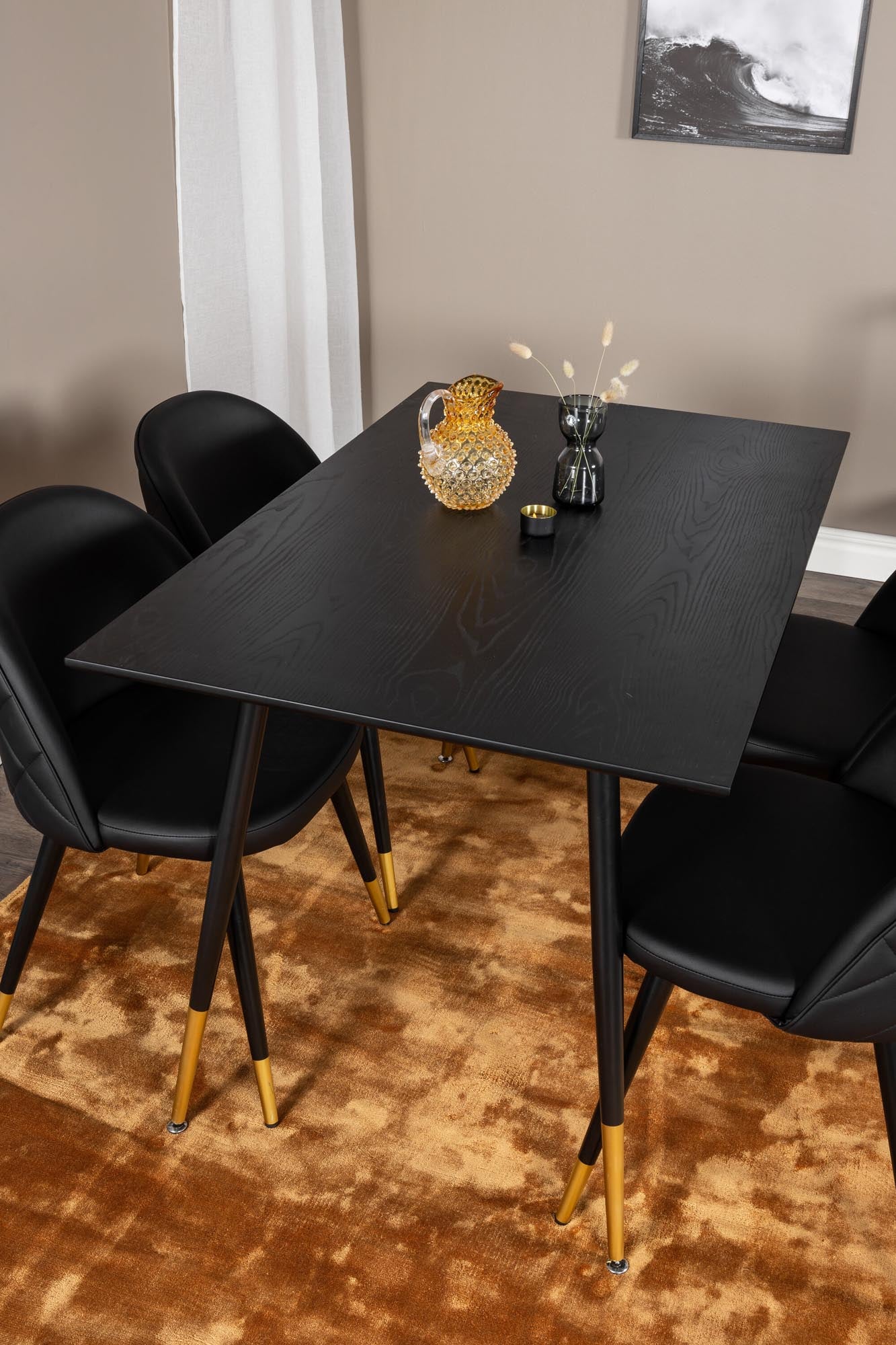 Dipp Esszimmerset + Velvet 120cm/4St. in Schwarz / Gold präsentiert im Onlineshop von KAQTU Design AG. Esszimmerset ist von Venture Home